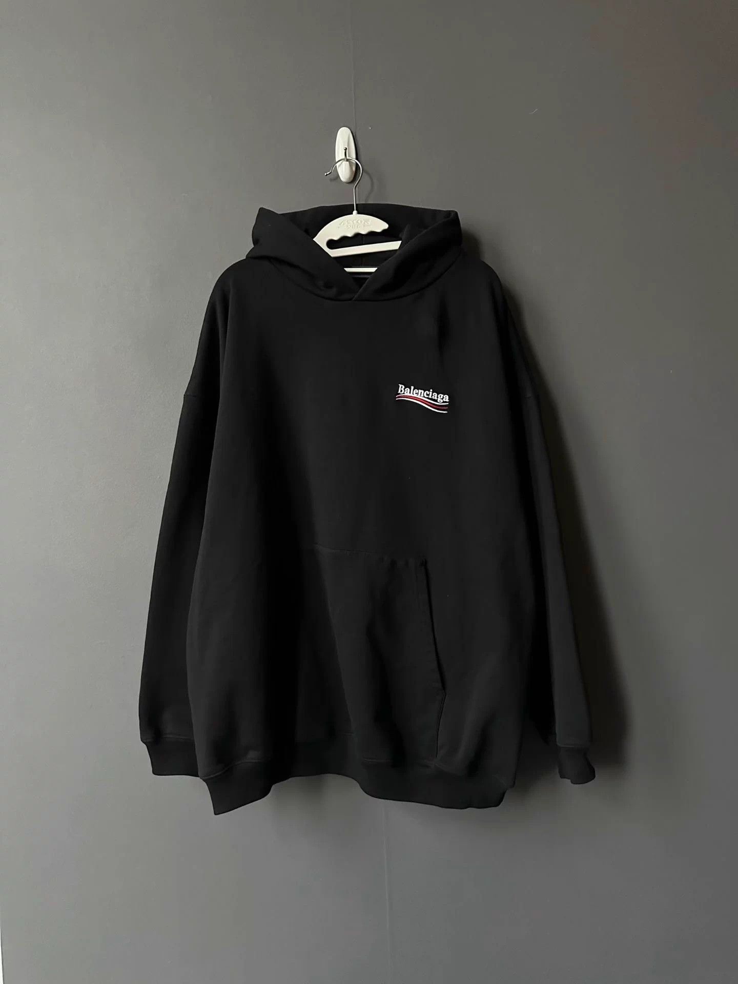 Black Oversized Hoodie with Front Pocket