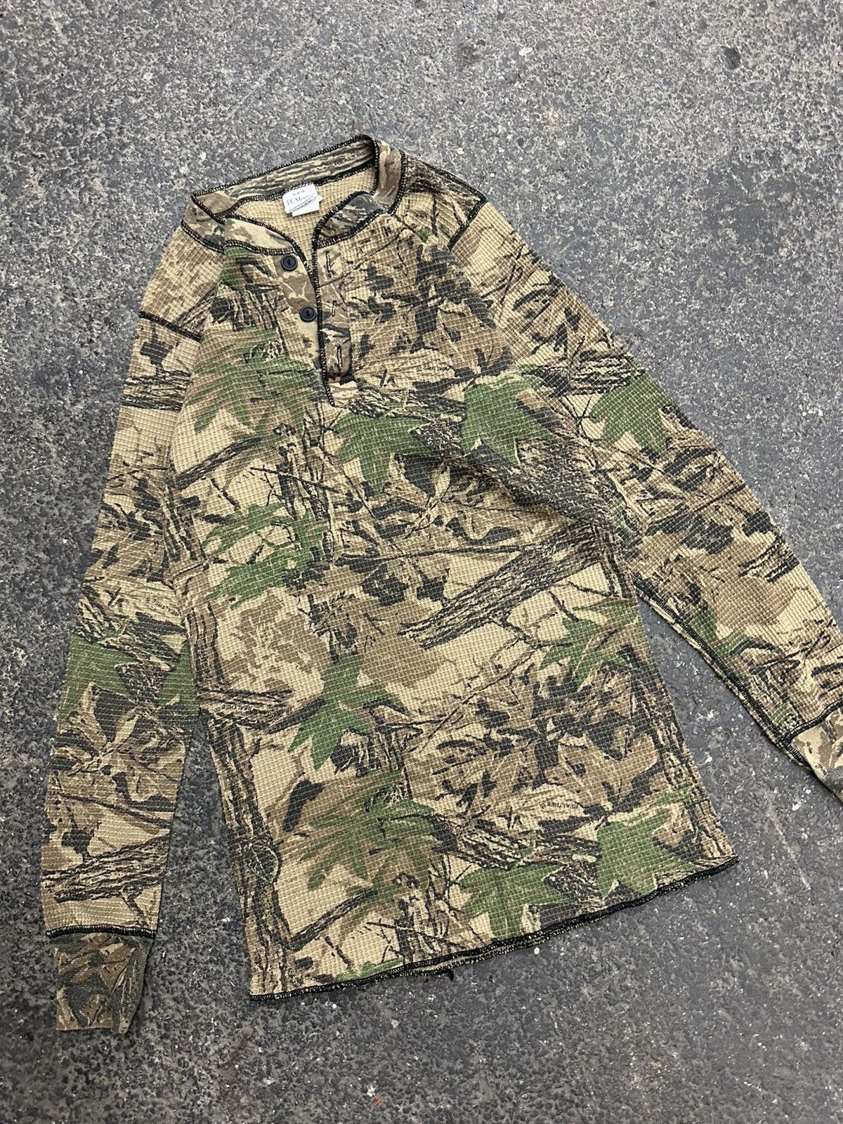 Vintage Vintage camo Henley long sleeve Size US S / EU 44-46 / 1 - 1 Thumbnail