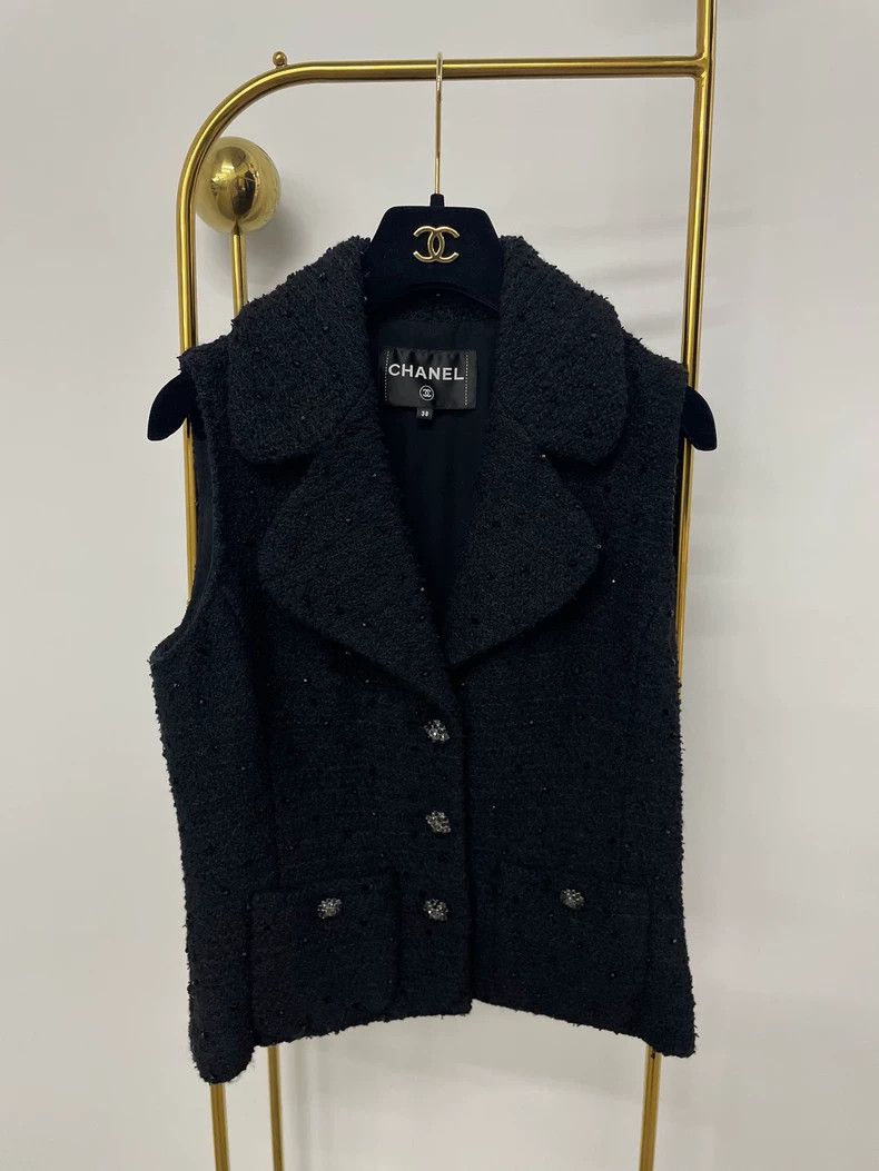Chanel 23K Black Tweed Sequin Vest - dmc