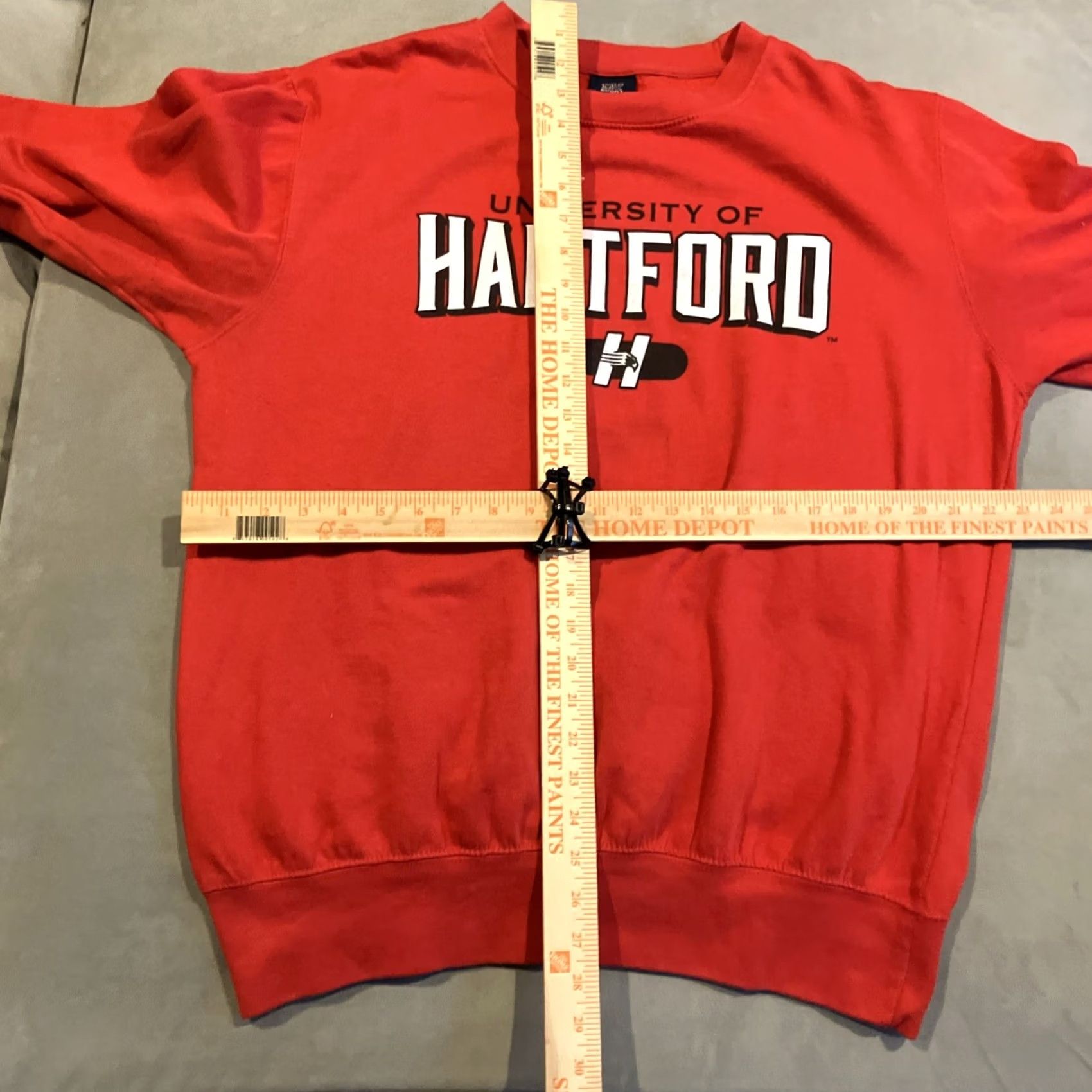 Hartford VINTAGE MV Sport University Of Hartford Red Crewneck Sweatshirt Large Men Crew Neck Sweatshirt Regular Fit Cotton Red University Shirt Size US L / EU 52-54 / 3 - 4 Thumbnail