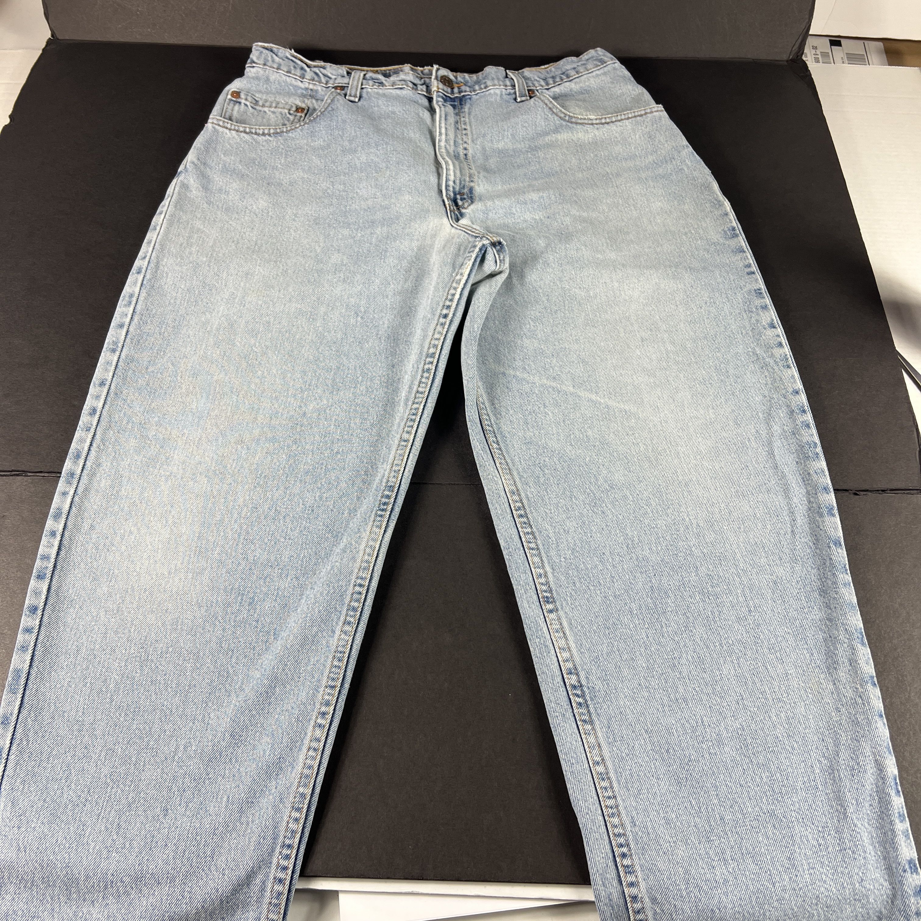 Levi's × Vintage VTG 90s Levi's Jeans 560 Loose Tapered Blue Denim Size US 35 - 1 Thumbnail
