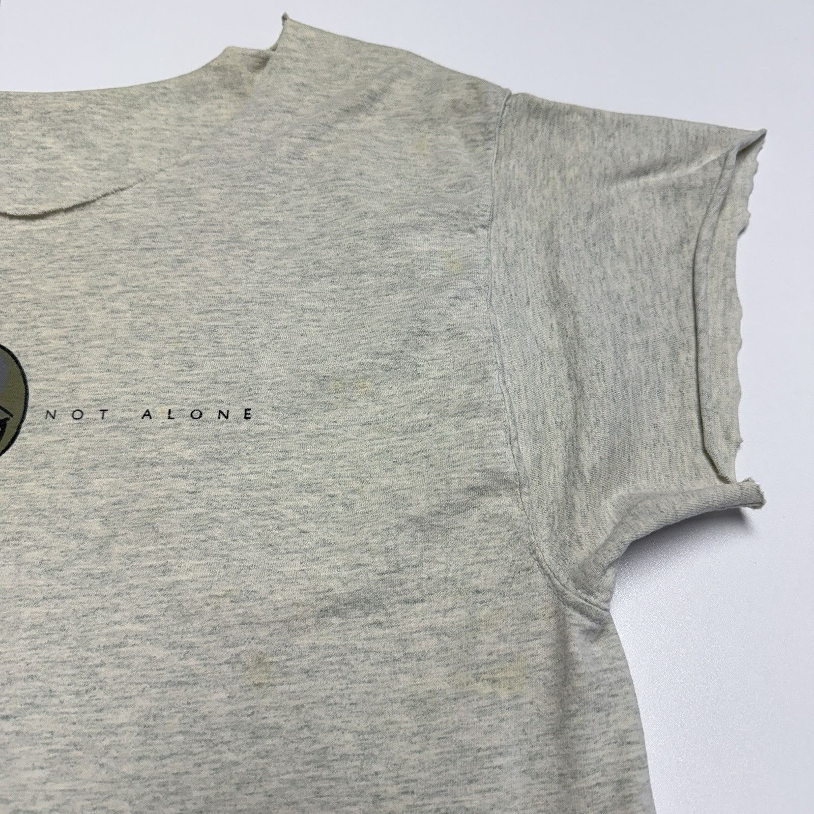 Vintage Vintage You Are Not Alone Aliens T Shirt Mens Gray Cropped Size US M / EU 48-50 / 2 - 7 Thumbnail
