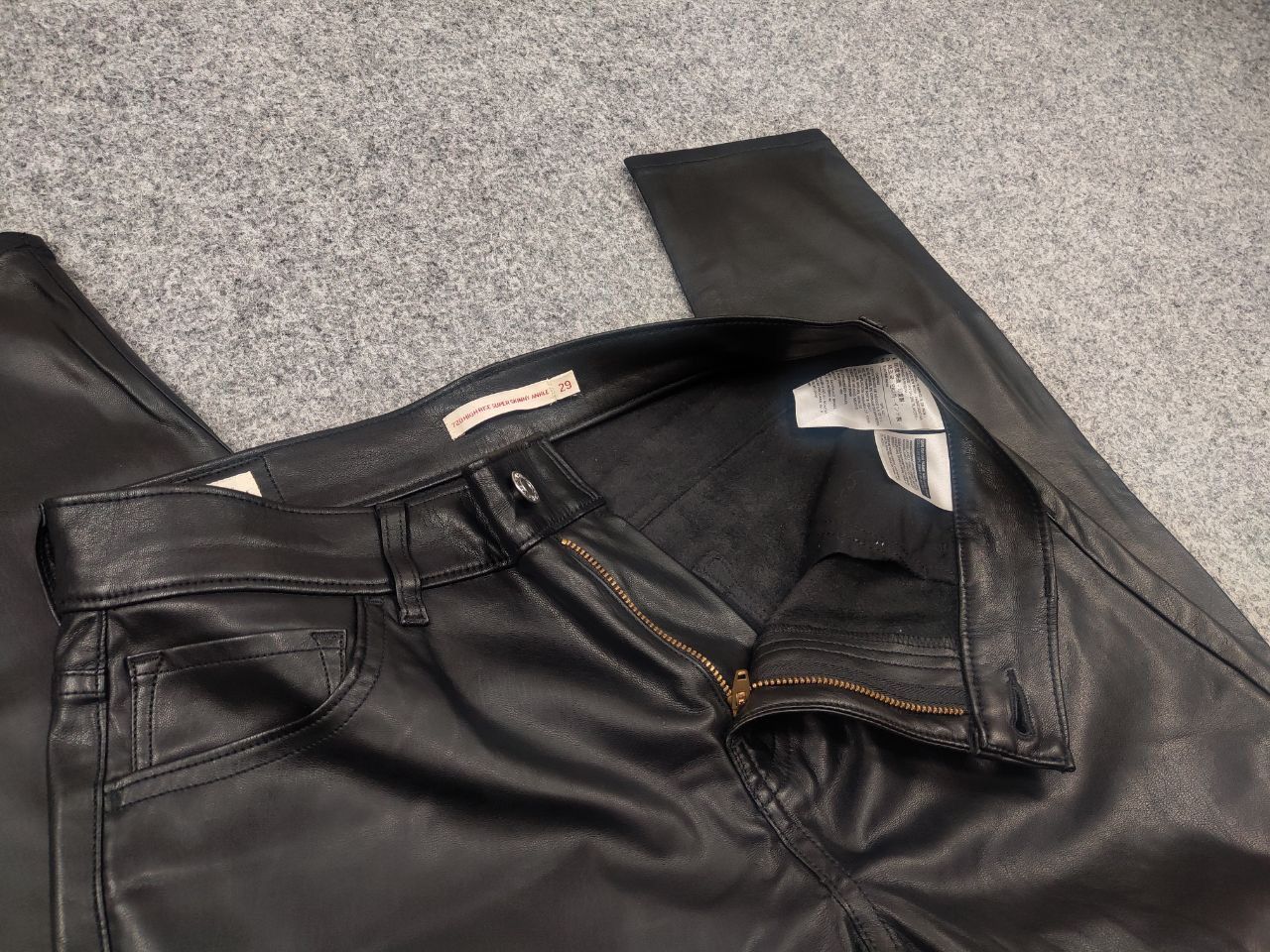 Levi's Vintage Levi's 720 Black Faux Leather high rise skinny Pants Size 29" - 14 Thumbnail