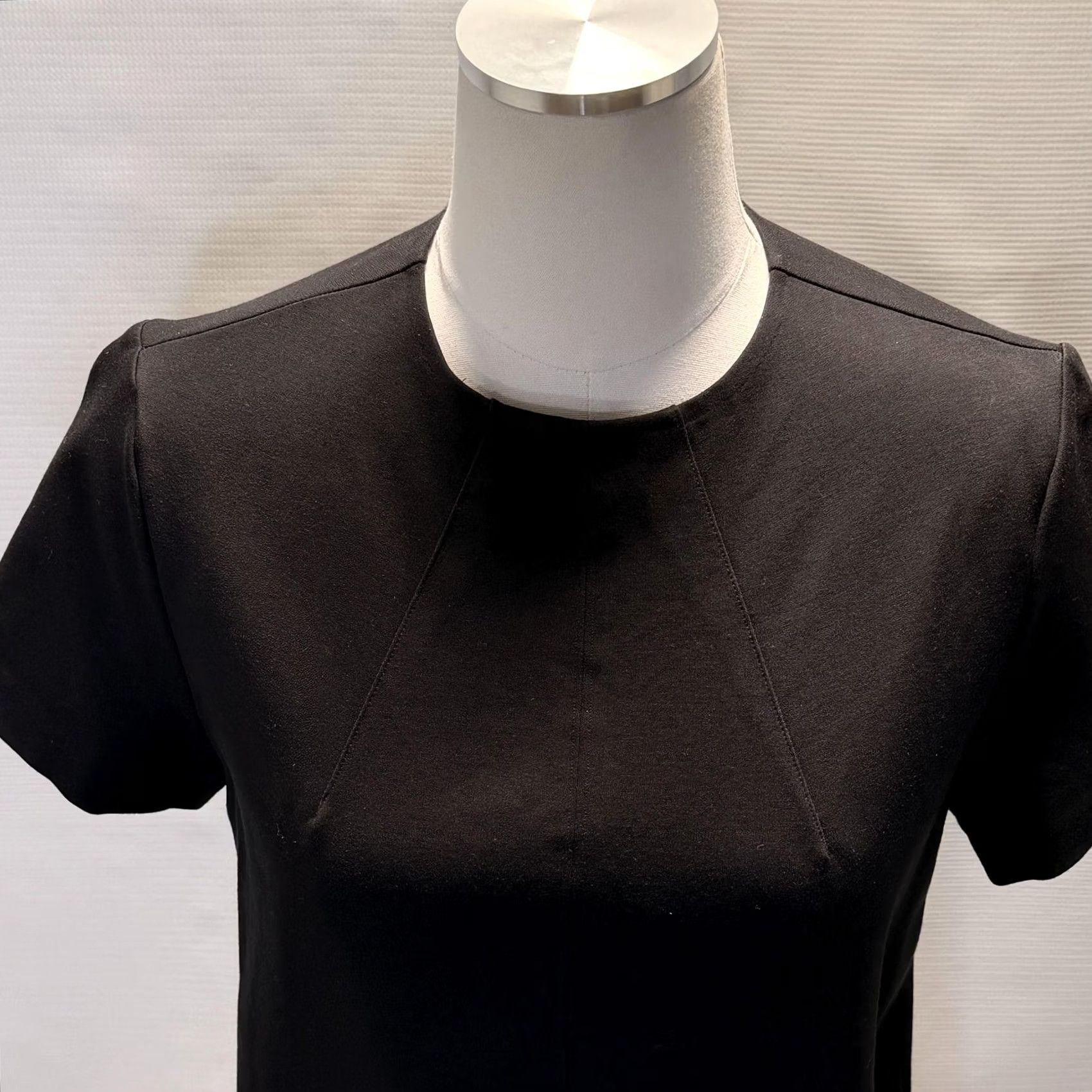 Spanx Spanx Blouse Womens Medium Black Short Sleeve Crew Neck Back Zip Knit Top Size M / US 6-8 / IT 42-44 - 2 Thumbnail