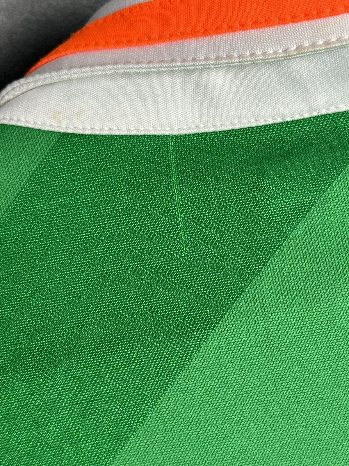 Umbro Republic of Ireland 16/18 Home Football Jersey Size US XL / EU 56 / 4 - 18 Thumbnail