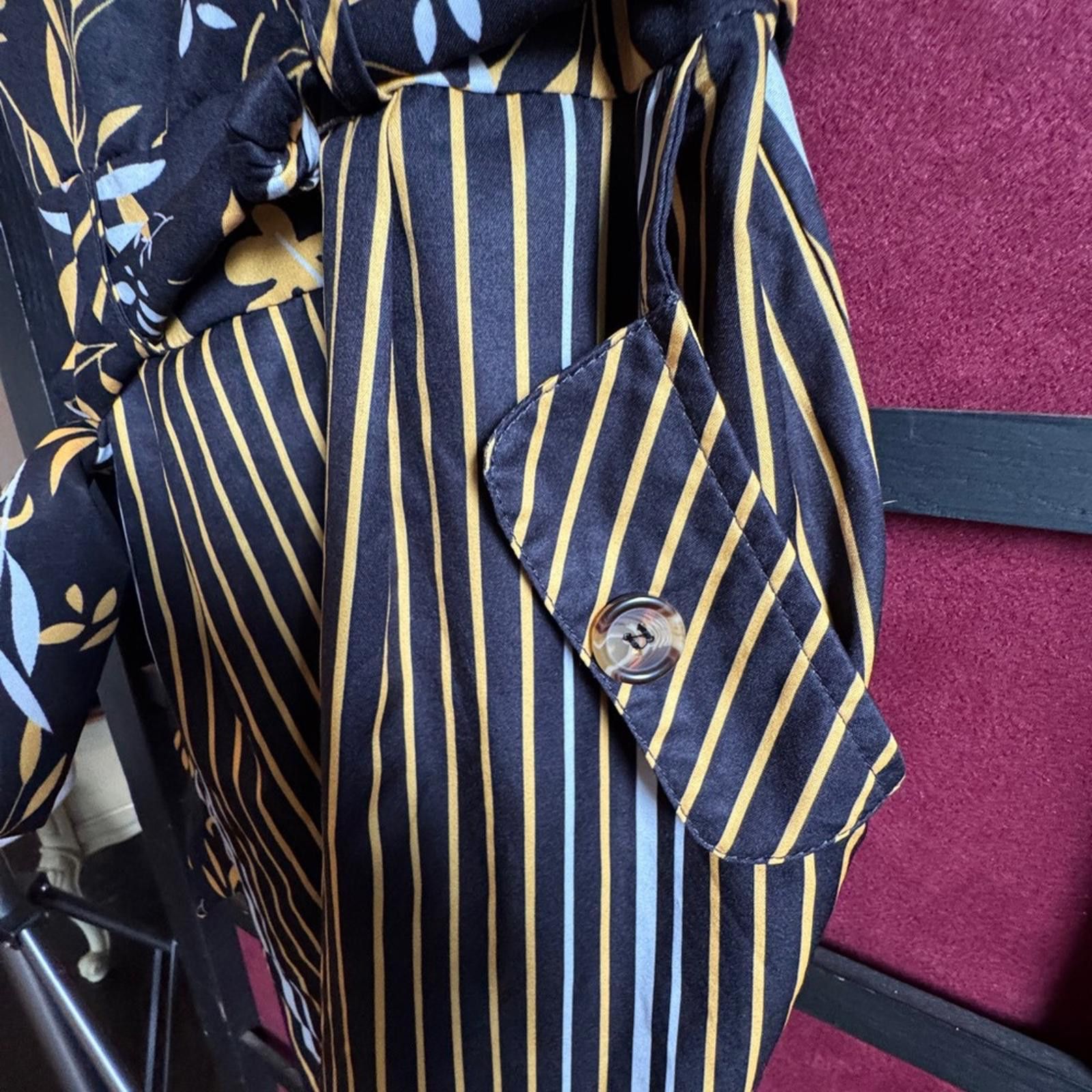 Designer Casual Black and Yellow Shorts Romper Size XL / US 12-14 / IT 48-50 - 4 Thumbnail