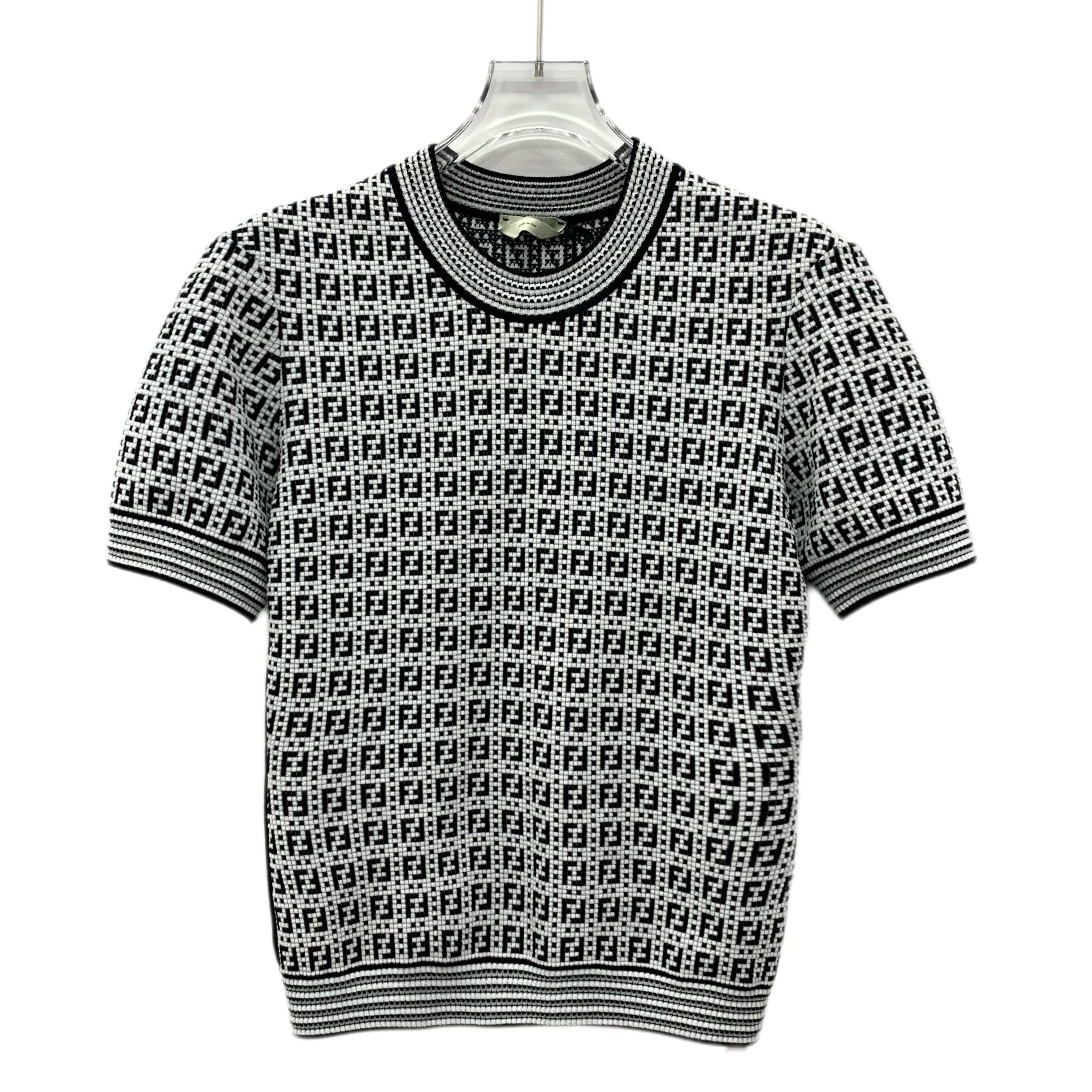 Fendi Short Sleeve Sweater M — Like new with tags
