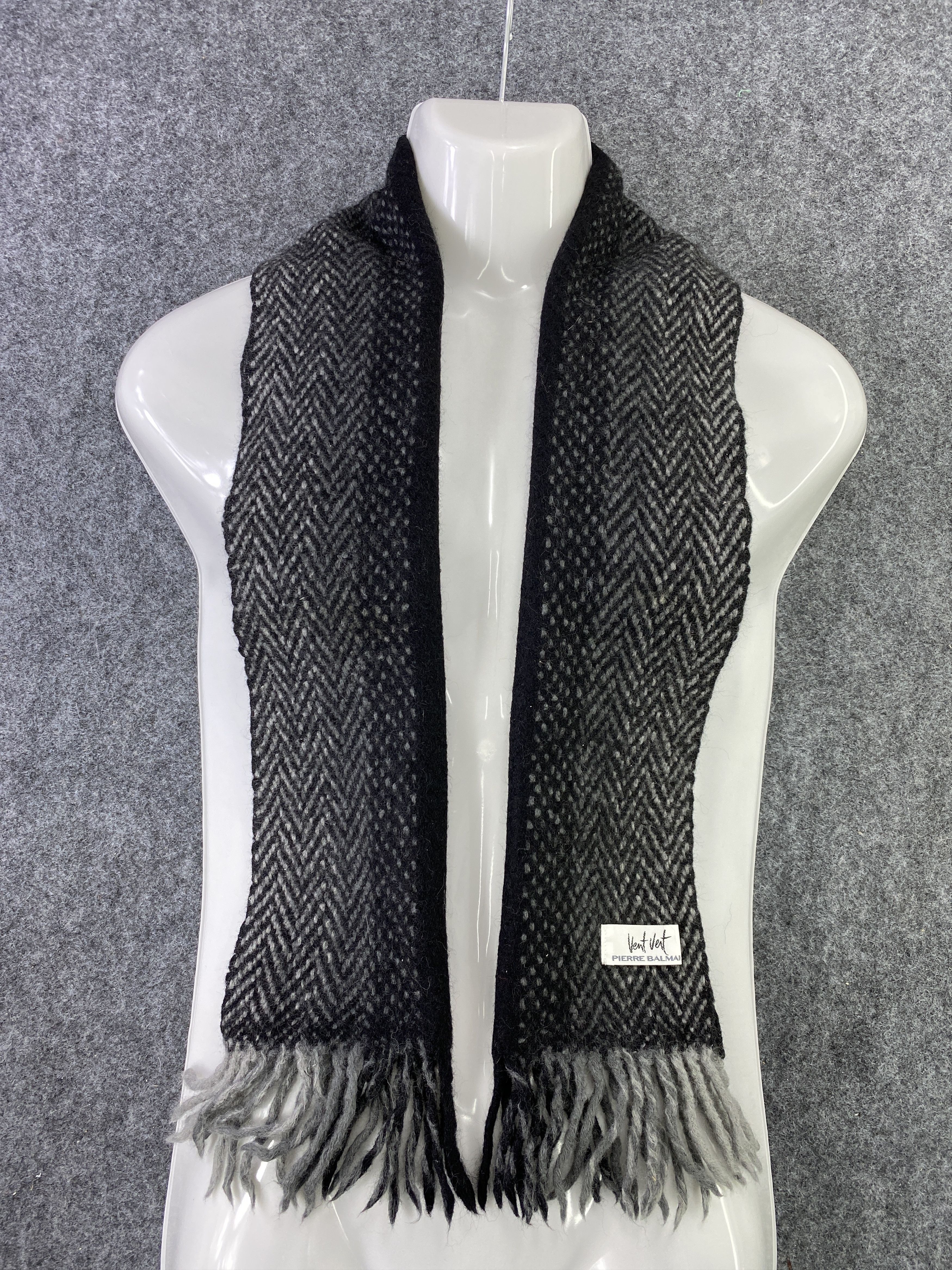 Pierre Balmain Vent Vert By PIERRE BALMAIN Scarf / Muffler / Neckwear -T360 Size ONE SIZE - 1 Thumbnail