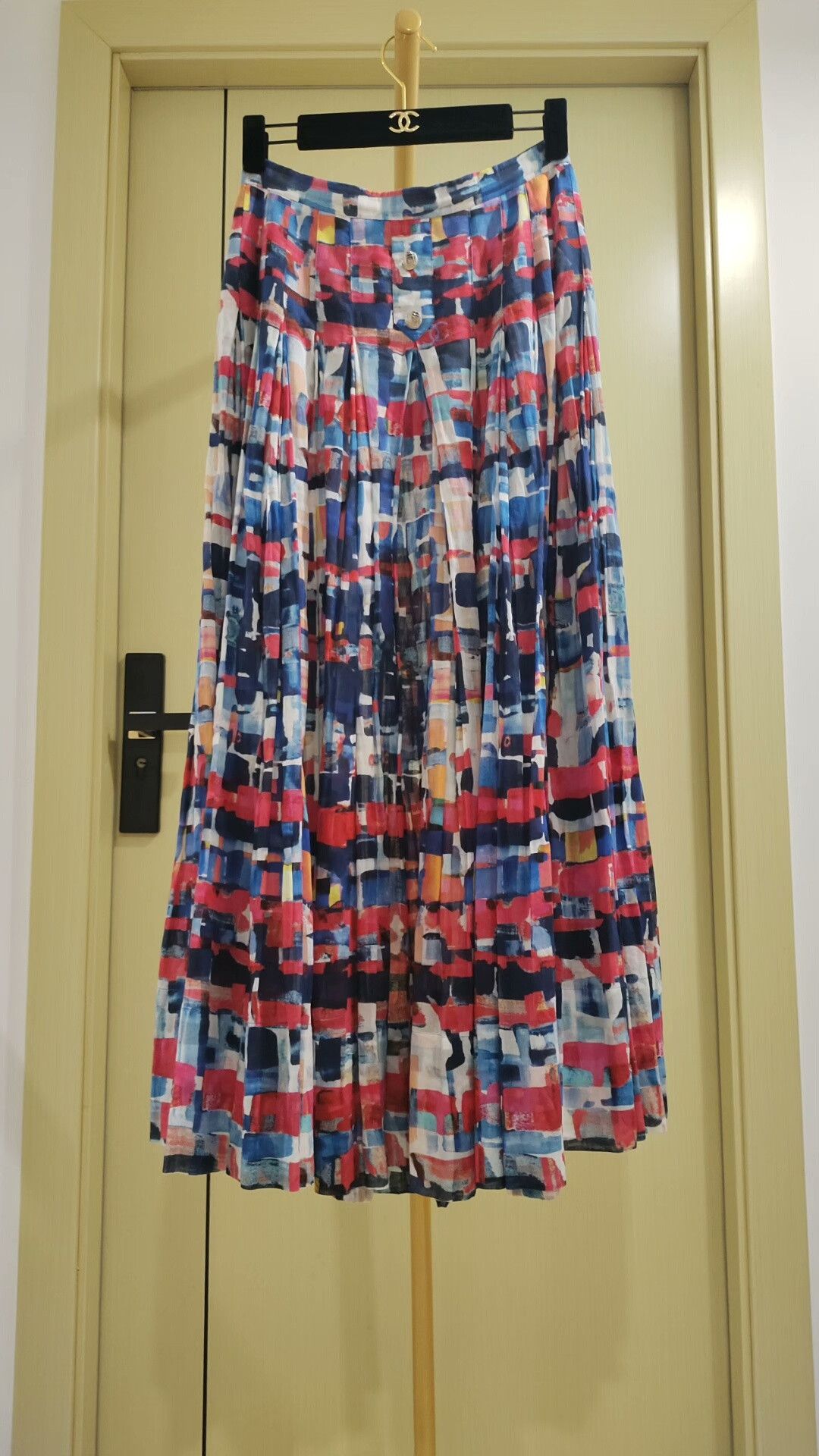 Chanel Chanel Abstract Print Pleated Skirt Size 26" / US 2 / IT 38 - 1 Thumbnail