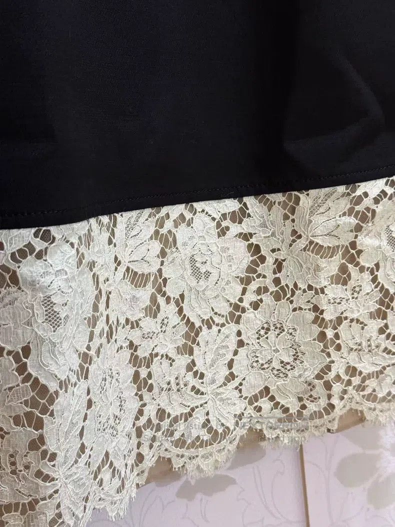Valentino Valentino Black and white patchwork lace dress Size S / US 4 / IT 40 - 3 Thumbnail