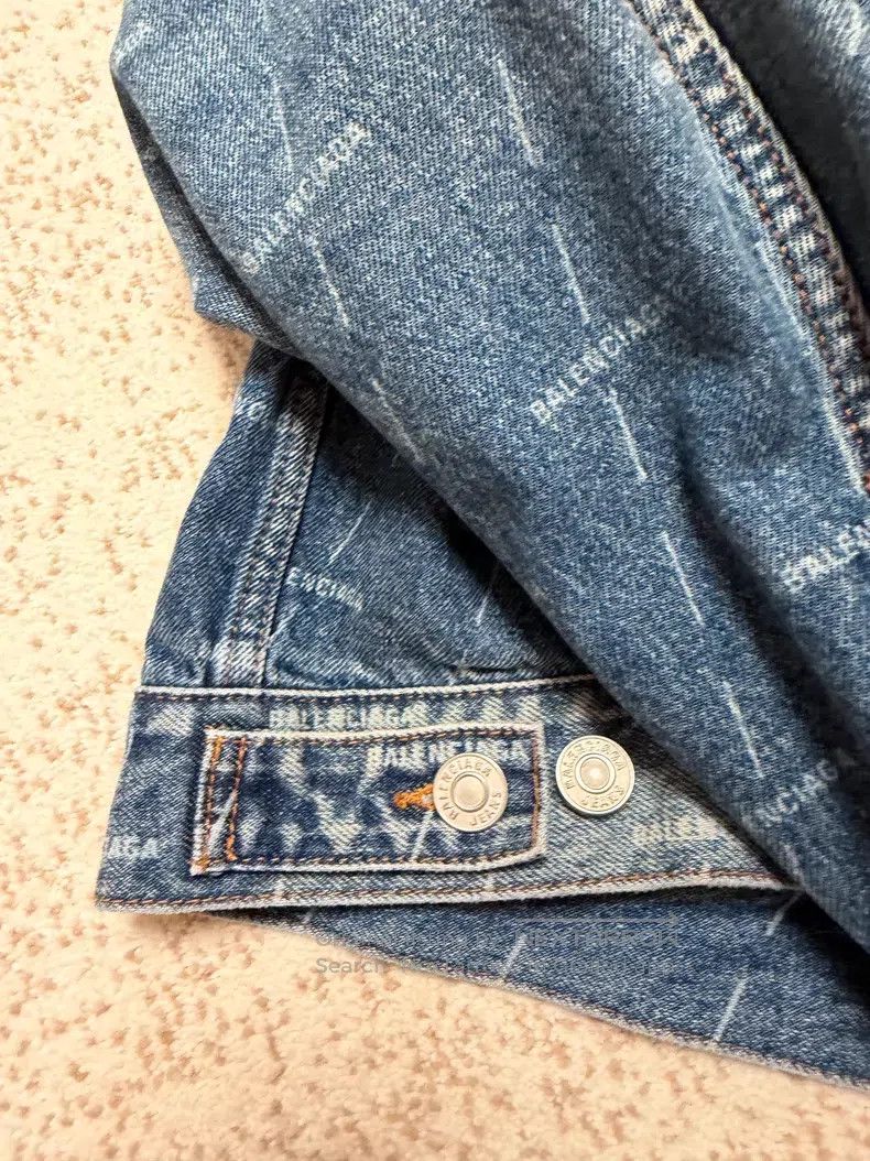 Balenciaga Balenciaga Barrage Full Print Logo Denim Jacket Size US S / EU 44-46 / 1 - 8 Thumbnail