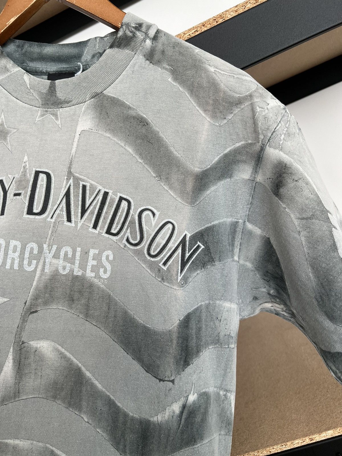 Harley Davidson Vintage 1995 Harley Davidson Flag USA AOP T-shirt Size US L / EU 52-54 / 3 - 14 Thumbnail