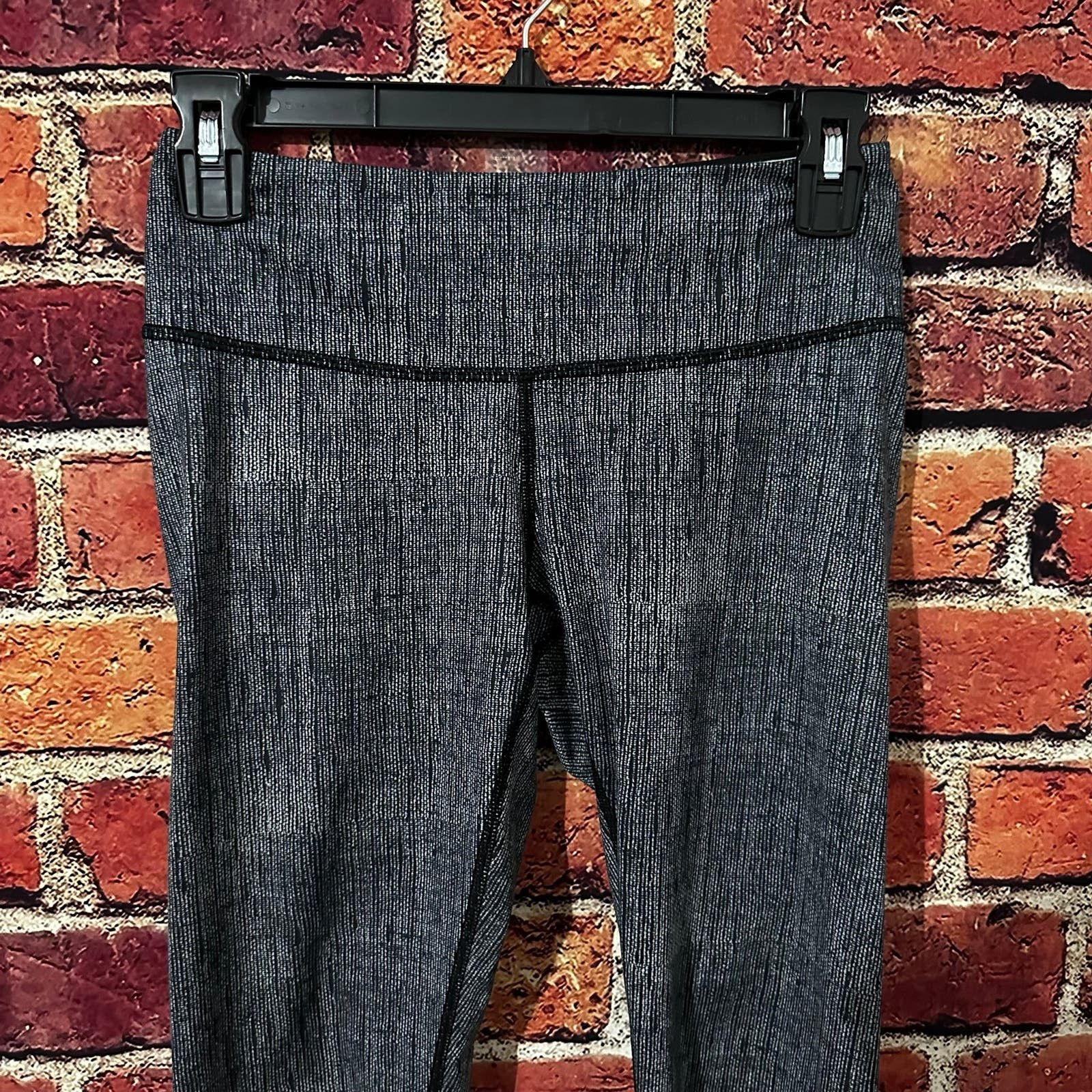 Lululemon lululemon leggings size 4 Size 27" / US 4 / IT 40 - 1 Thumbnail