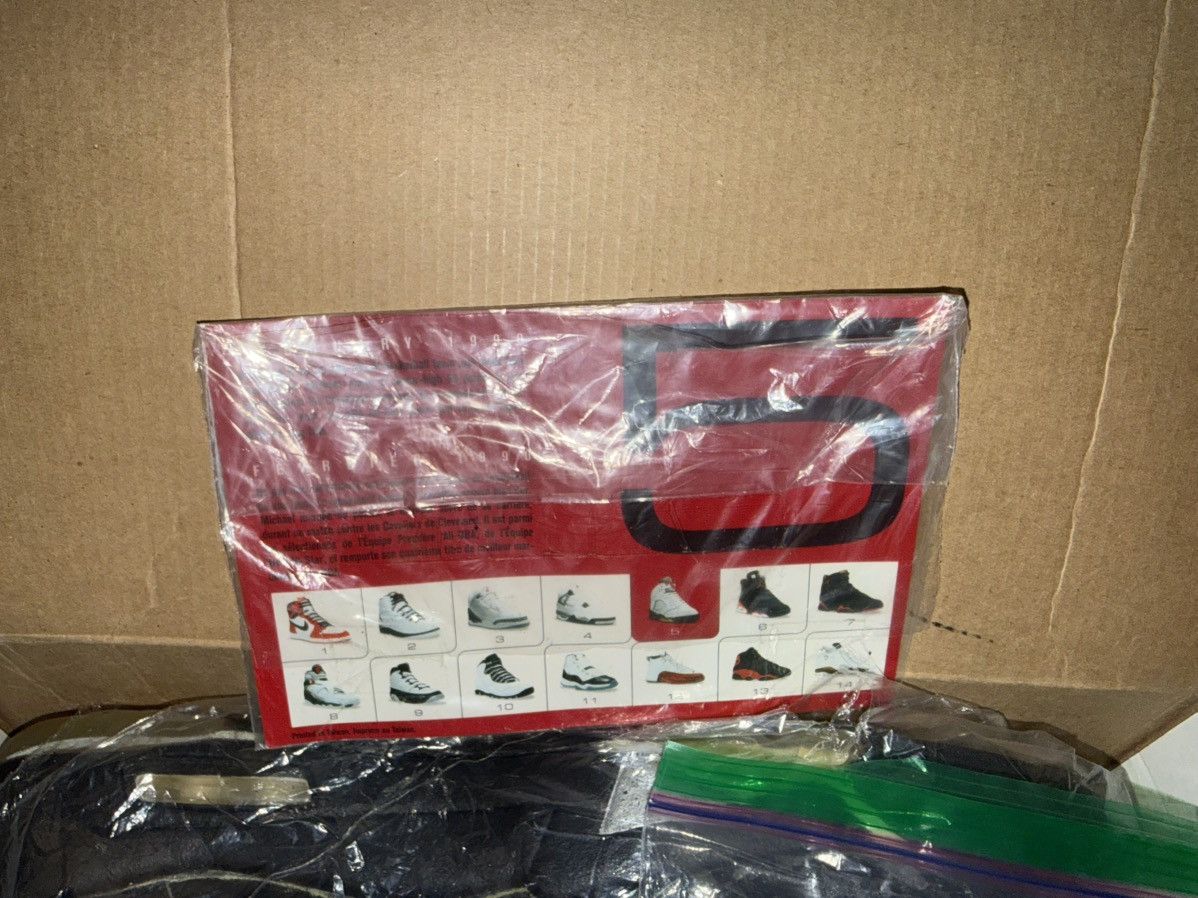 Jordan Brand Deadstock Jordan 5 Black Metallic 2000 Size US 10 / EU 43 - 13 Thumbnail