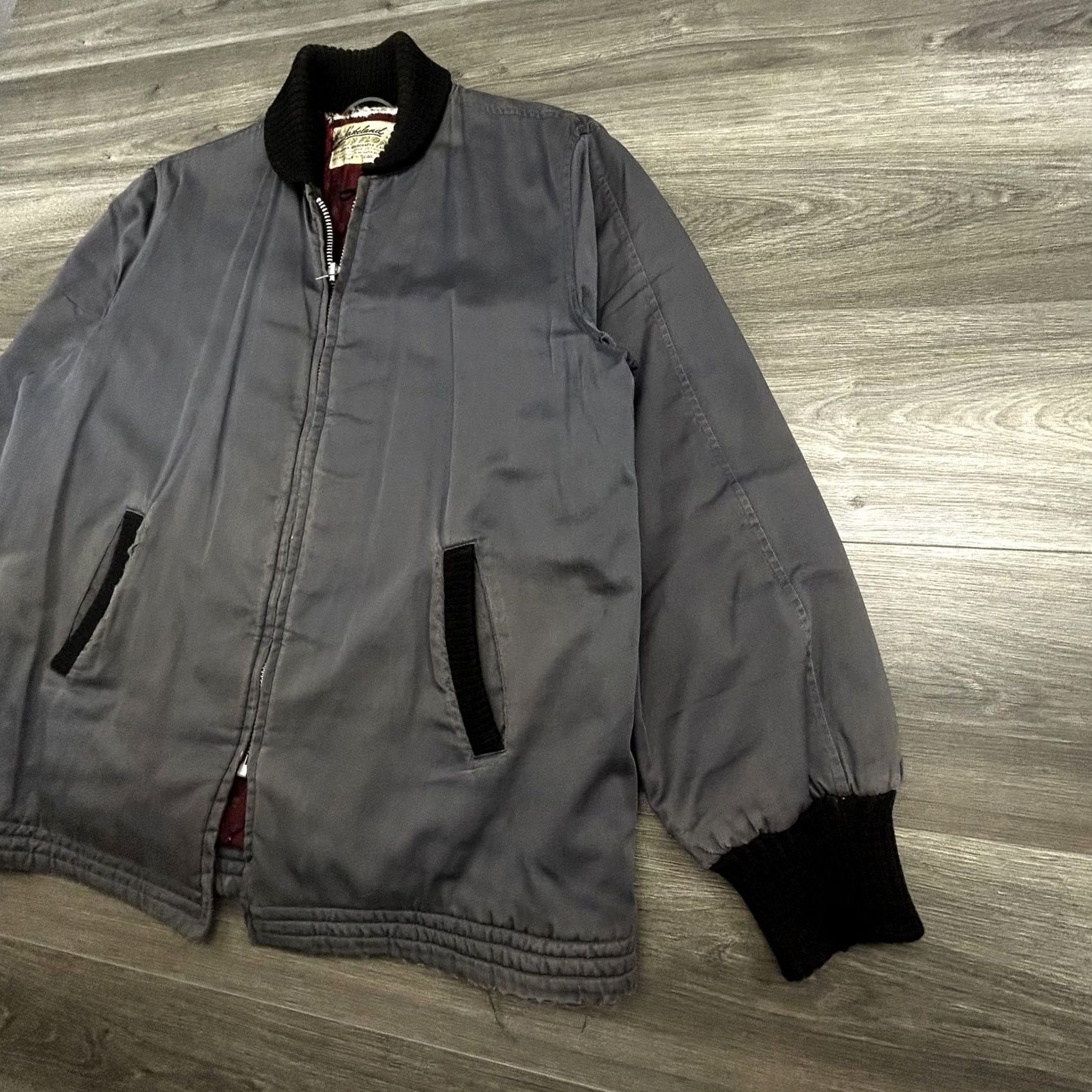 Vintage VINTAGE Lakeland Jacket Mens 44 Gray Bomber Jacket Quilted Insulated Zipper Workwear Casual Winter Mens Size US S / EU 44-46 / 1 - 4 Thumbnail