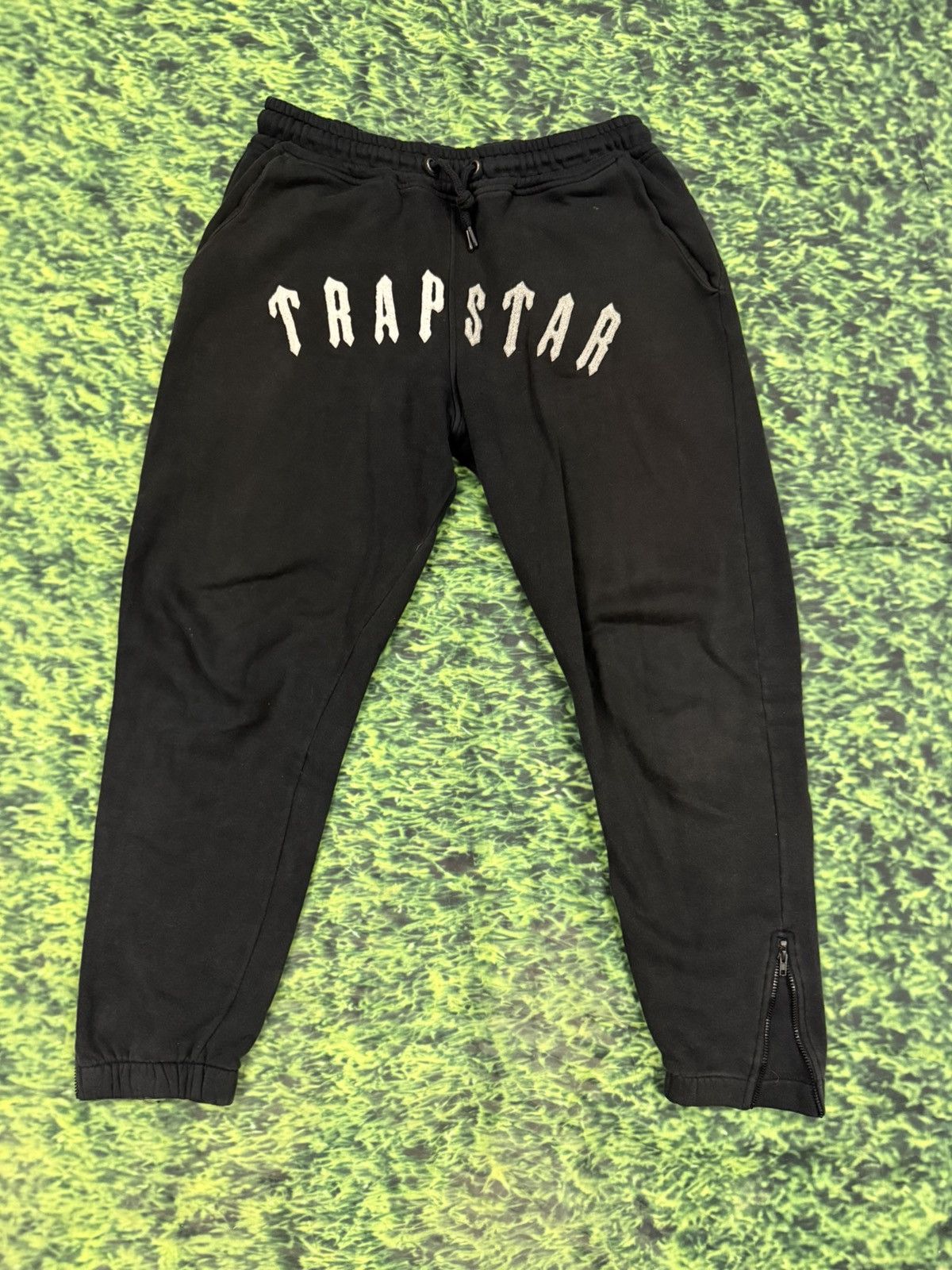 Corteiz Trapstar Irongate Arch Sweatpants Size US 34 / EU 50 - 1 Thumbnail