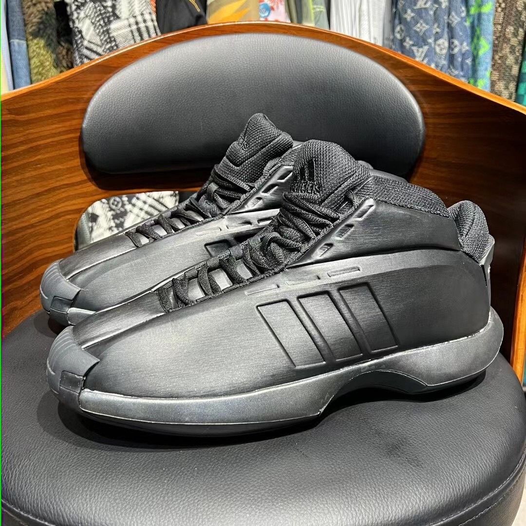 Adidas Adidas Black Lowtop Sneakers 10.5 Men Size US 10.5 / EU 43-44 - 1 Thumbnail