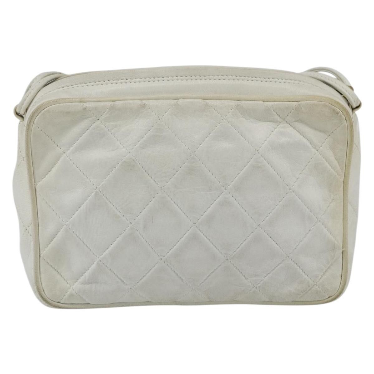 Chanel Chanel Matelasse Shoulder Bag Leather White Gold CC Size ONE SIZE - 2 Thumbnail