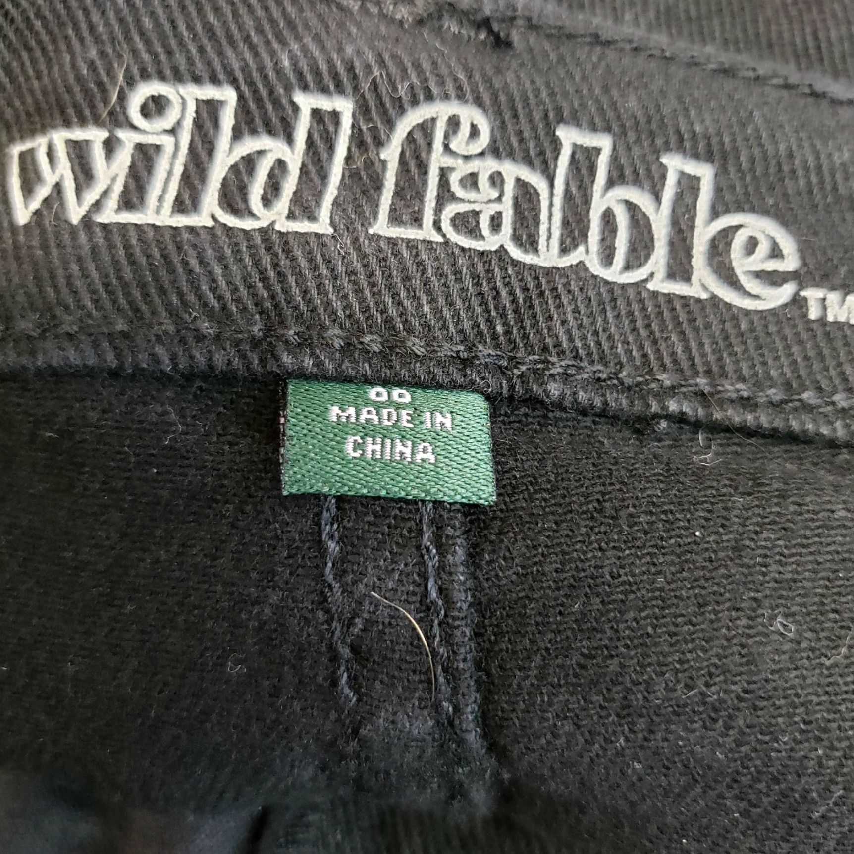 Vintage VINTAGE Wild Fable Womens High Rise Denim Bermuda Shorts Sz 00 Solid Black Raw Hem Size 24" / US 00 / IT 34 - 4 Thumbnail