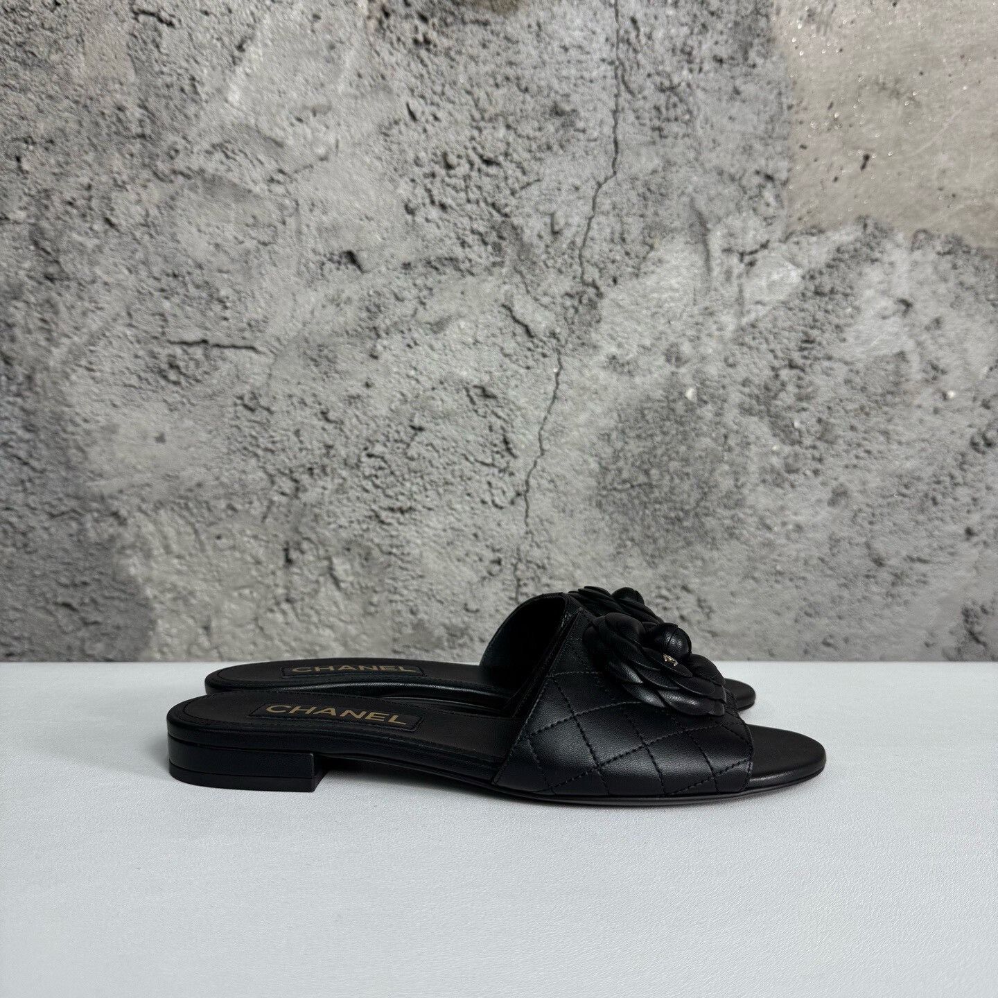 Chanel Chanel Camellia Slippers Size US 8 / IT 38 - 1 Thumbnail