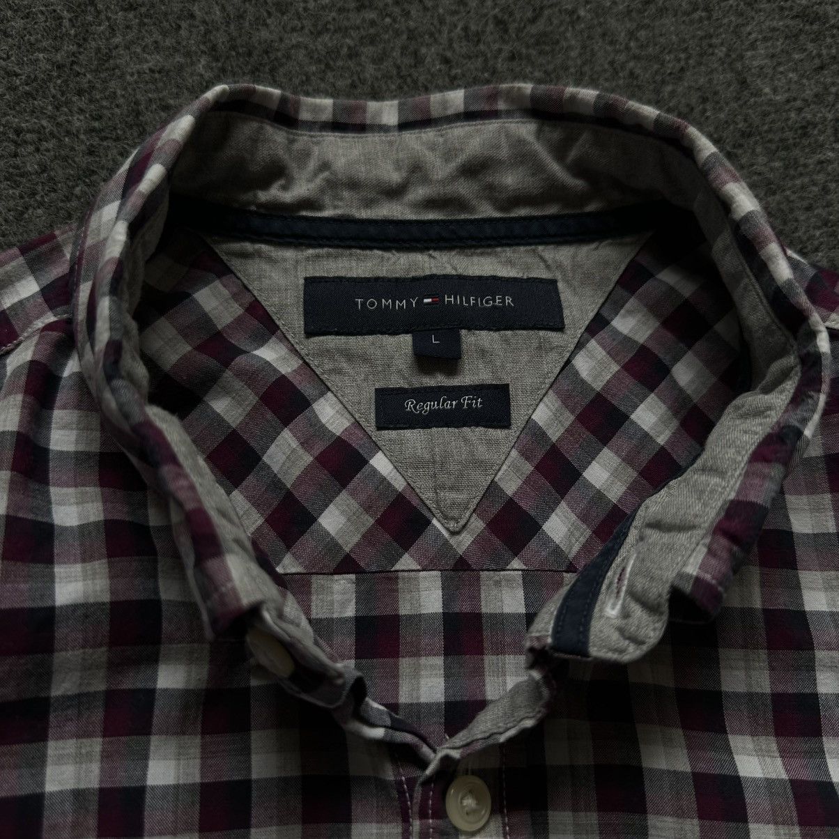 Tommy Hilfiger Luxury Tommy Hilfiger Checked Shirt Button Up Size L Regular Size US L / EU 52-54 / 3 - 11 Thumbnail