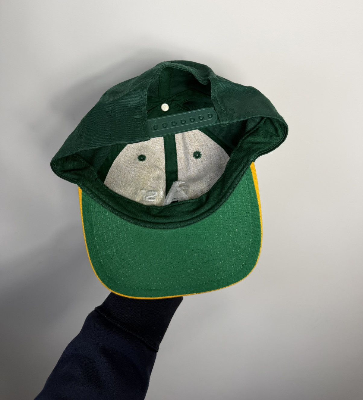 MLB 80's New Era Oakland A's MLB Genuine Merchandise Vintage Size ONE SIZE - 3 Thumbnail