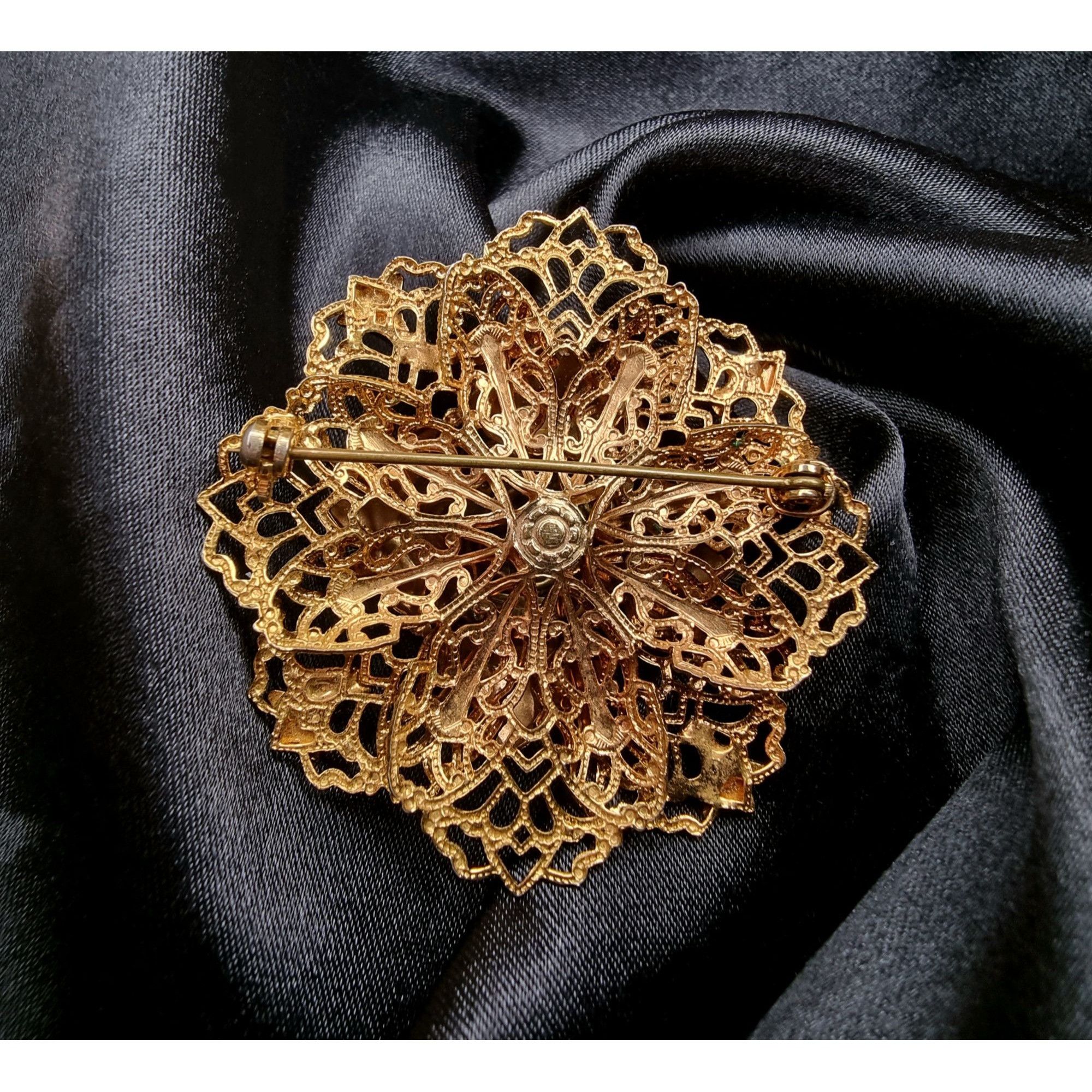 Vintage Vintage Filigree Gold-Tone Floral Brooch Pin With Intricate Size ONE SIZE - 4 Thumbnail