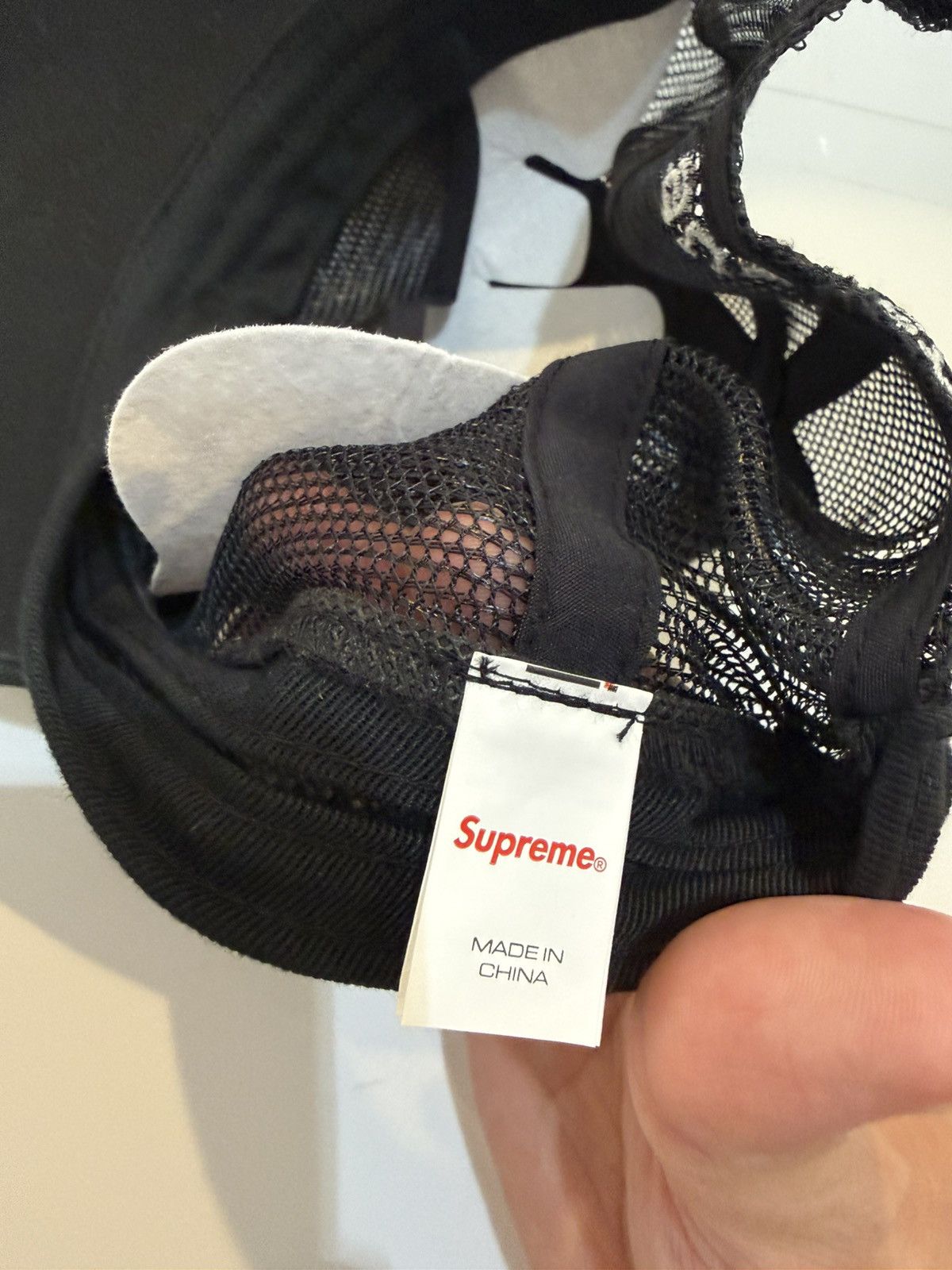 Misfits × Supreme In HAND SUPREME x Misfits hat SS26 - Black - White Size ONE SIZE - 9 Thumbnail
