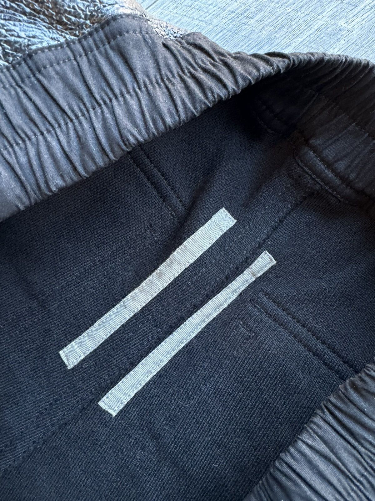Rick Owens Rick Owens DRKSHDW Coated Denim Drawstring Cargo Pants - XS Size US 30 / EU 46 - 5 Thumbnail
