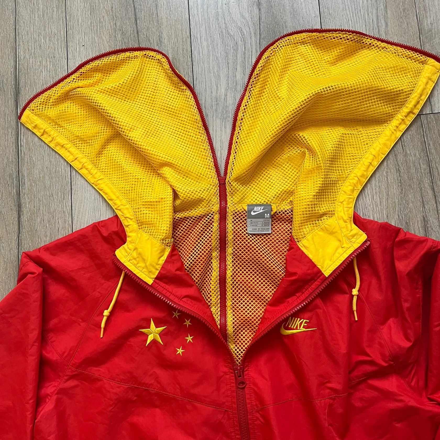 Nike Nike China Olympics 2008 Split Windbreaker (Medium) Size US M / EU 48-50 / 2 - 3 Thumbnail