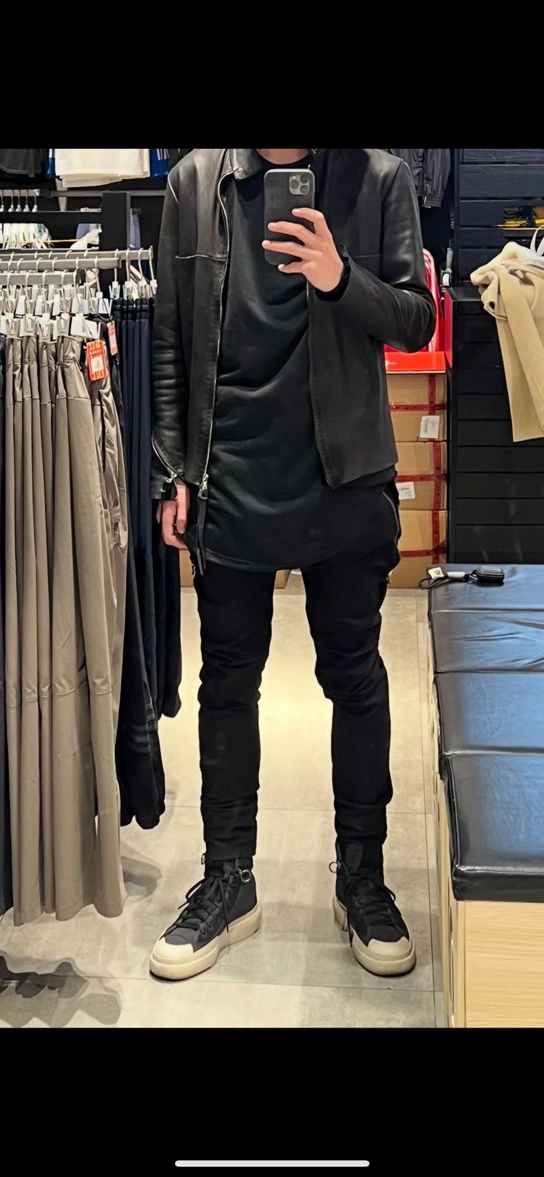 Julius Julius size:1 Black side zipper curved knife long pants ca Size US 27 - 1 Thumbnail