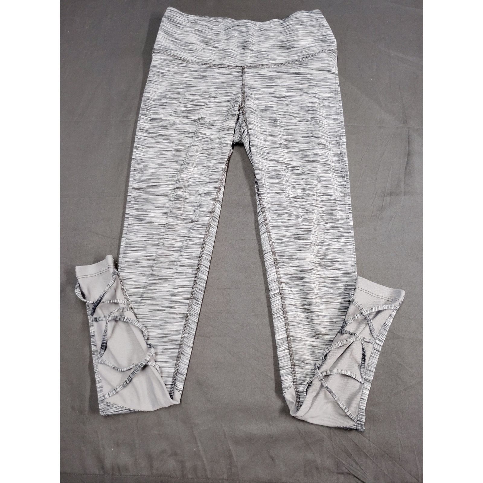 Champion Champion Gray Space-Dye Capri Leggings with Lattice Straps Size 23" - 1 Thumbnail