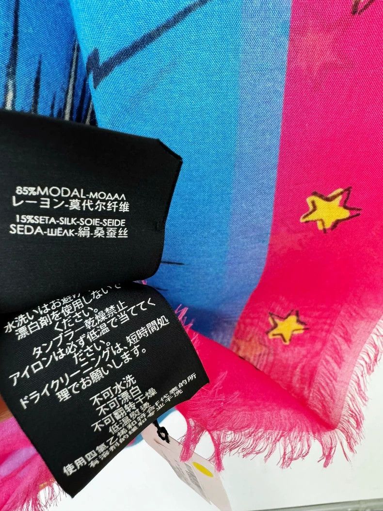 Gucci Gucci Scarf 140cm*140 2502-Nextarrow Size ONE SIZE - 5 Thumbnail