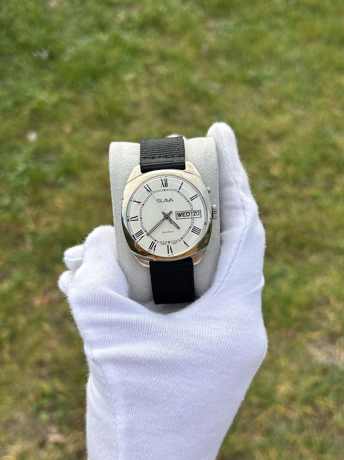 Vintage Vintage Watch Slava Soviet USSR Mechanical Wristwatch 1980s Size ONE SIZE - 1 Thumbnail