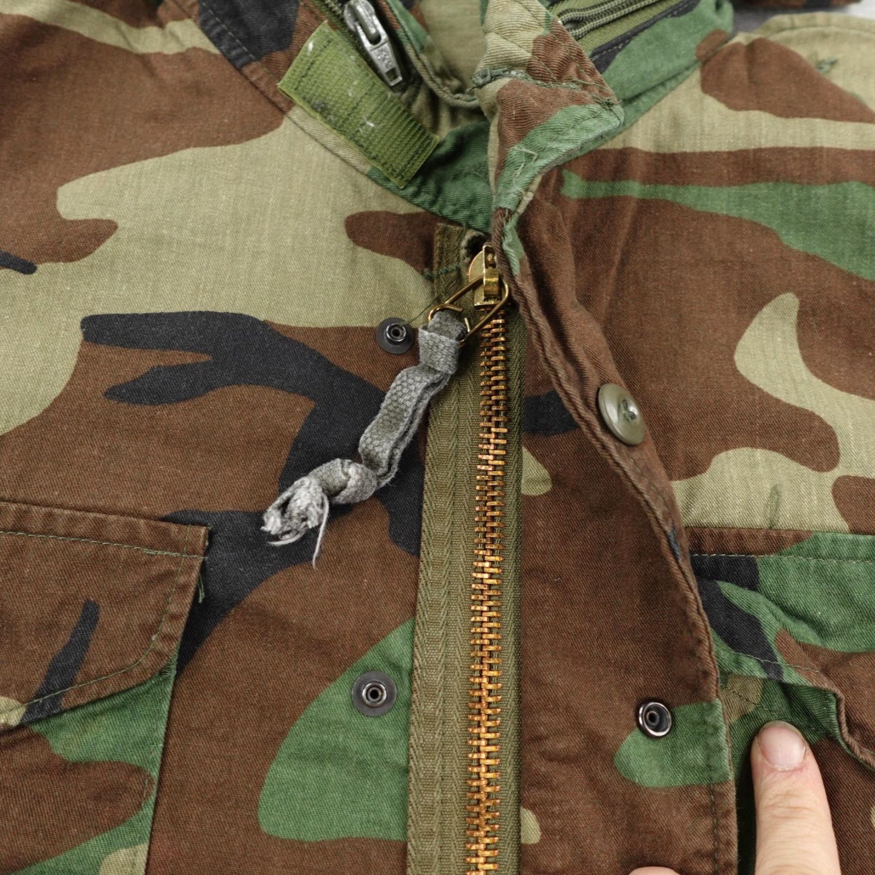 Vintage VINTAGE Golden Mfg US Army Jacket Mens Medium Field Woodland Camo Cold Weather Military Coat 80s Size US M / EU 48-50 / 2 - 4 Thumbnail