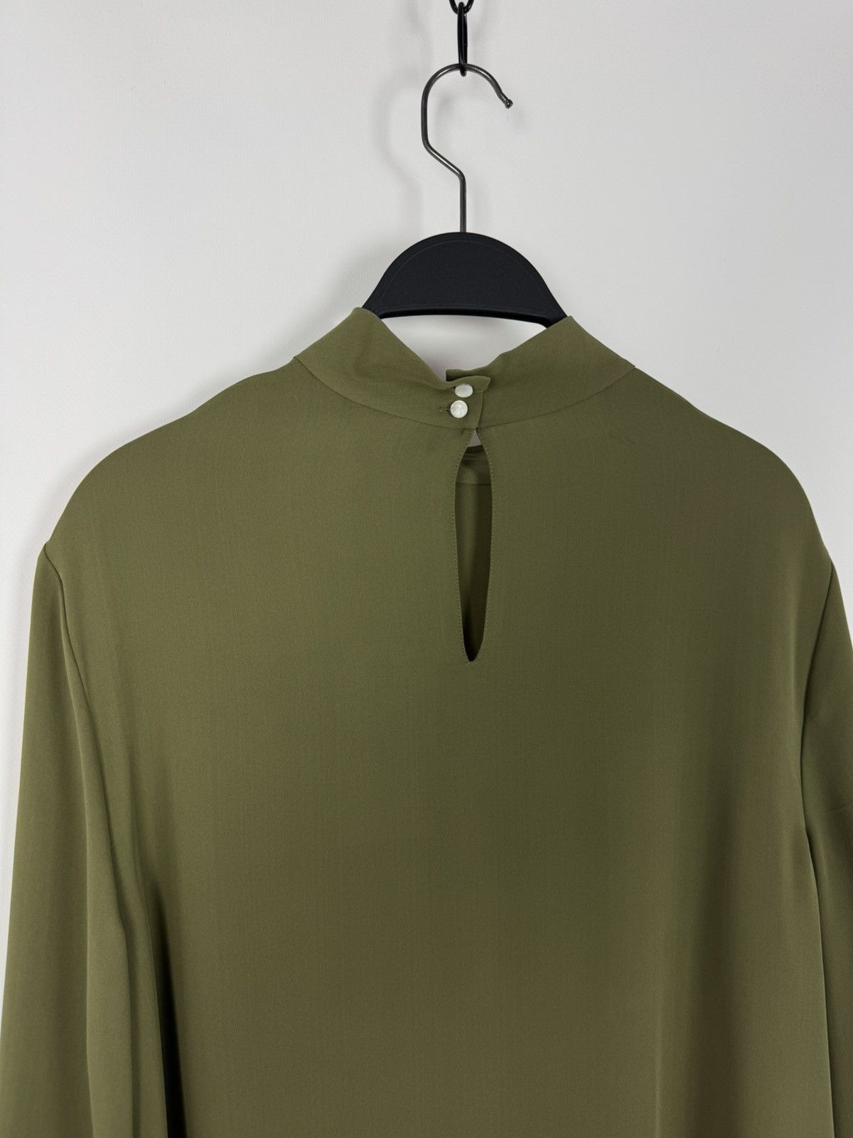Theory NWT Theory Mock Neck Silk Blouse Top Long Sleeve Size L / US 10 / IT 46 - 12 Thumbnail