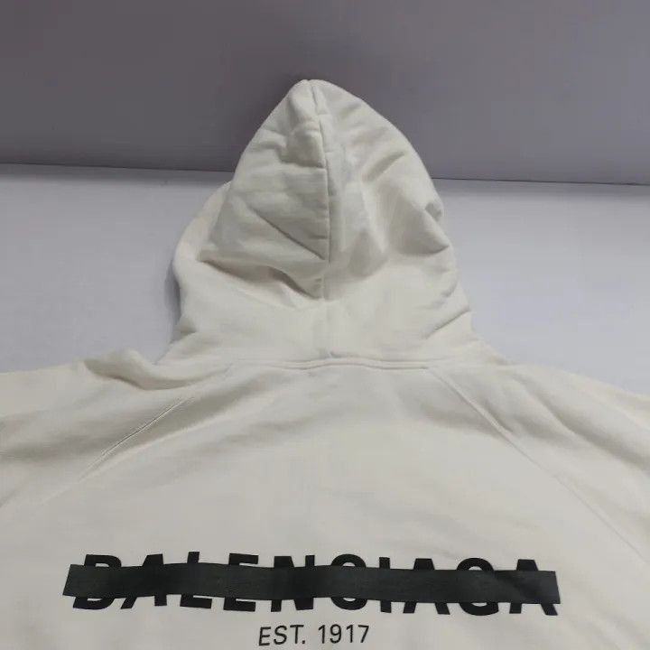 Balenciaga Balenciaga Balenciaga Logo Hoodie for Men in OffWhite -250 Size US M / EU 48-50 / 2 - 4 Thumbnail