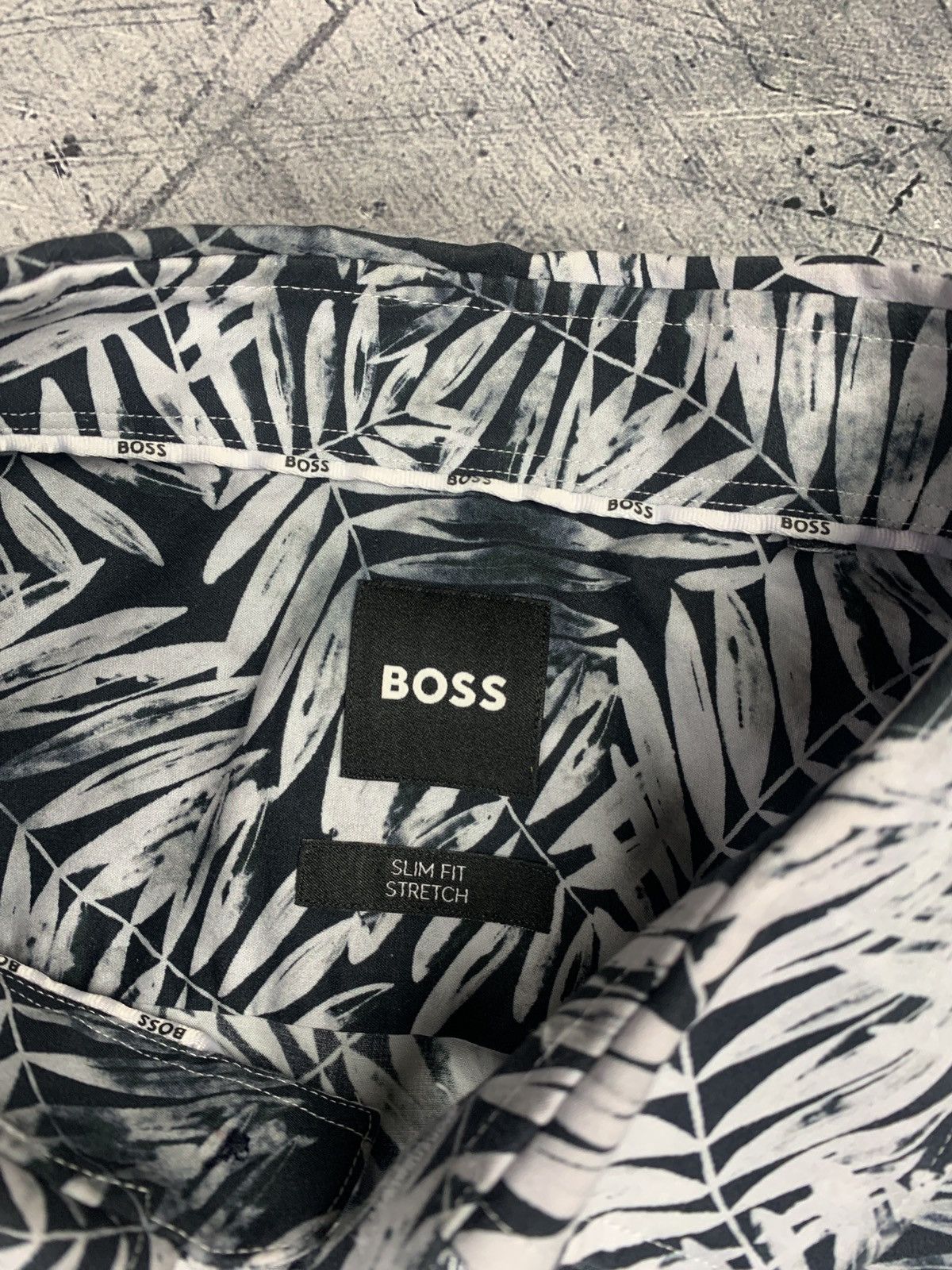 Hugo Boss Hugo Boss Leaf Flower Shirt Buttons-Ups Top L/S Size 43 Size US S / EU 44-46 / 1 - 5 Thumbnail