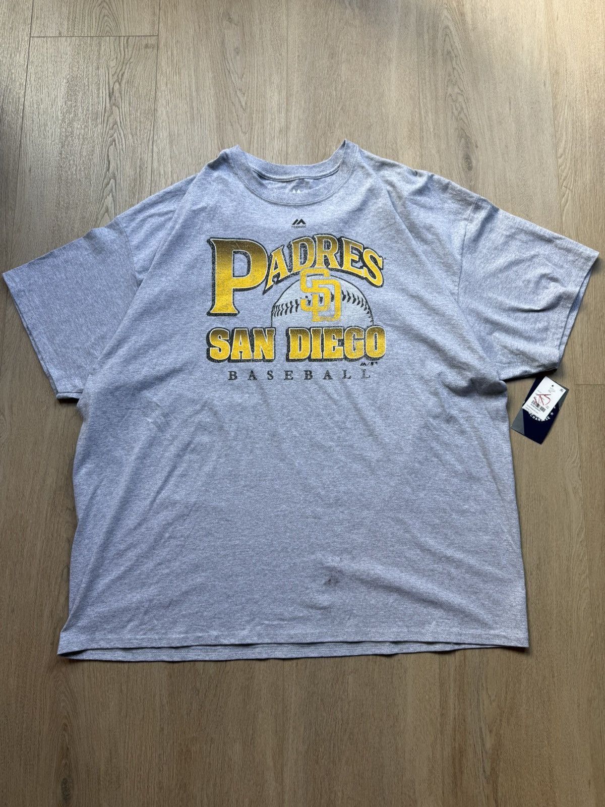 Majestic Vintage Majestic San Diego Padres shirt new w/ tags Size US XXL / EU 58 / 5 - 1 Thumbnail