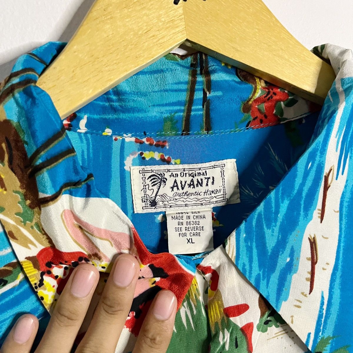 Mambo × Sun Surf Avanti Rayon Aloha Shirt - Blue Island Scene with Hula Girl Size US XL / EU 56 / 4 - 5 Thumbnail