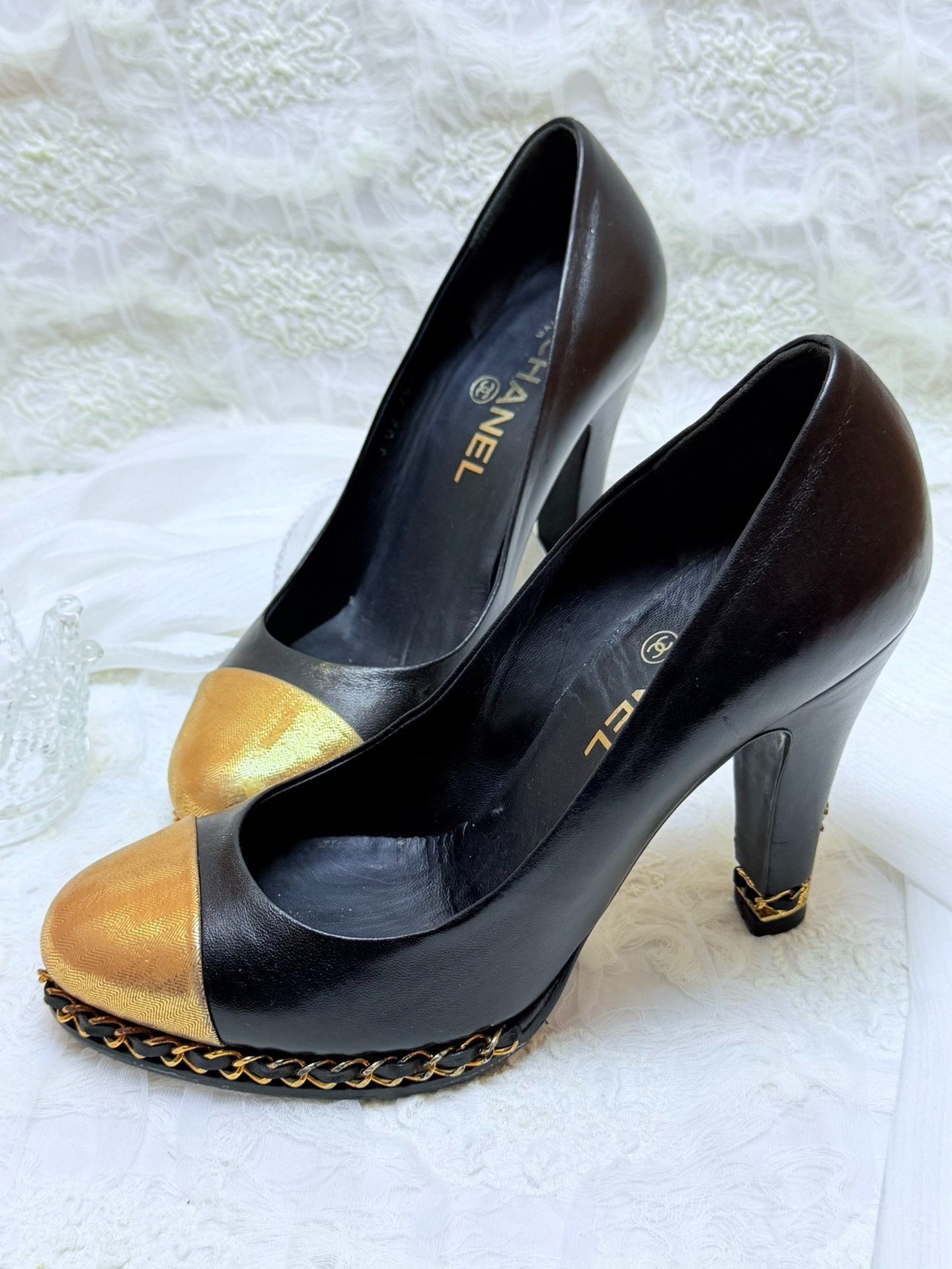 Chanel Chanel Black Lowtop Sneakers us_7 Women Size US 7 / IT 37 - 1 Thumbnail