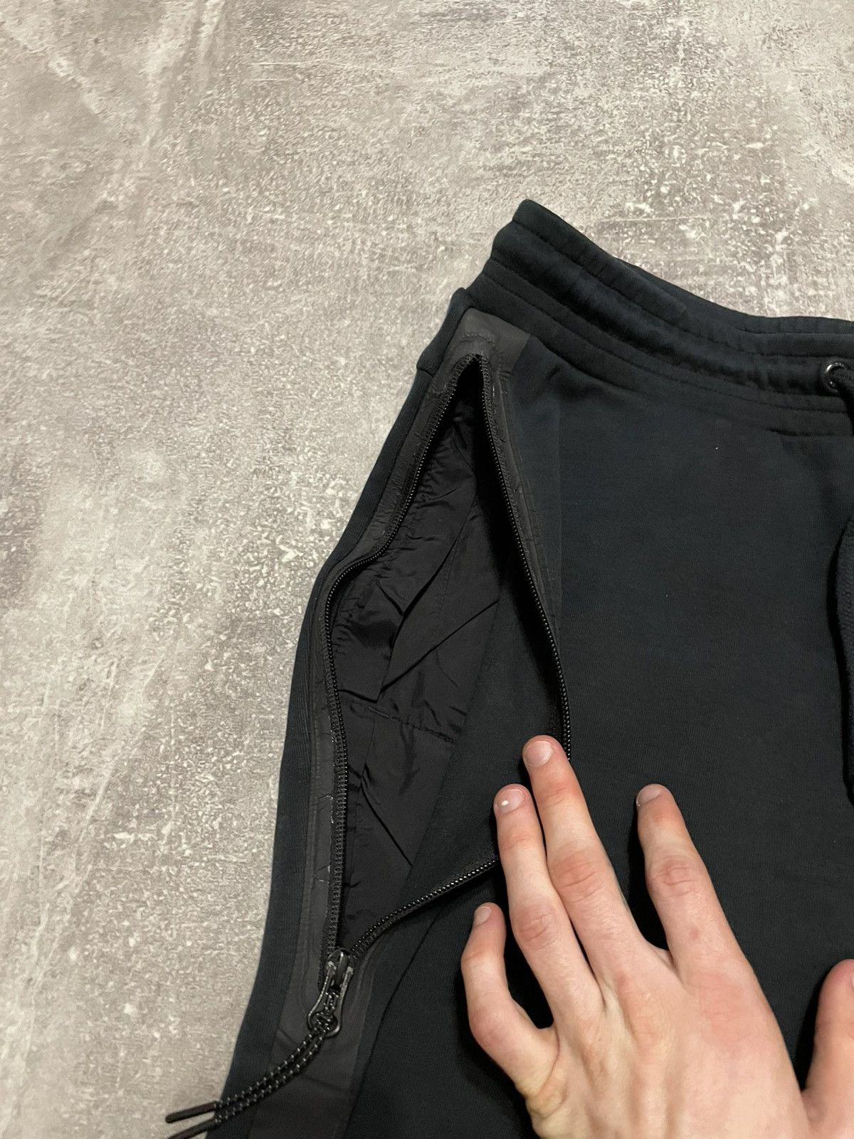Nike Vintage Nike Tech Fleece Black Sweet Shorts Size M Size US 32 / EU 48 - 8 Thumbnail