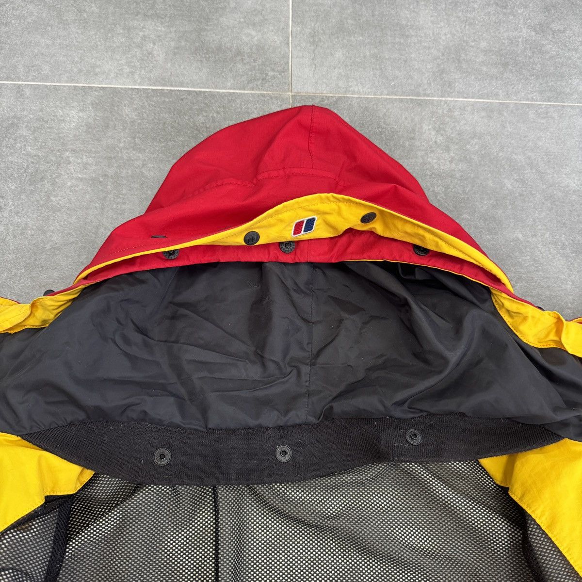 Berghaus Vintage Berghaus Mera Peak Gore-Tex Men Rain Coat Jacket Size US L / EU 52-54 / 3 - 16 Thumbnail