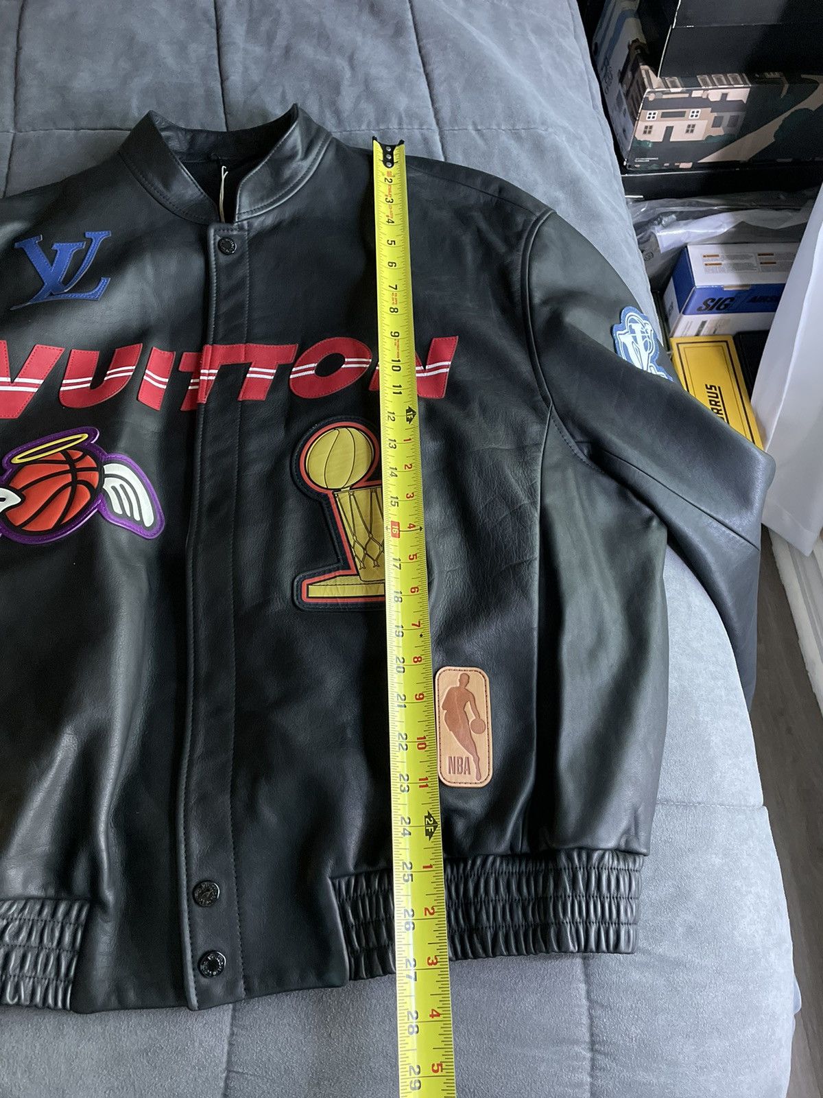 Louis Vuitton Louis Vuitton NBA Logo Leather Jacket Size US XL / EU 56 / 4 - 8 Thumbnail