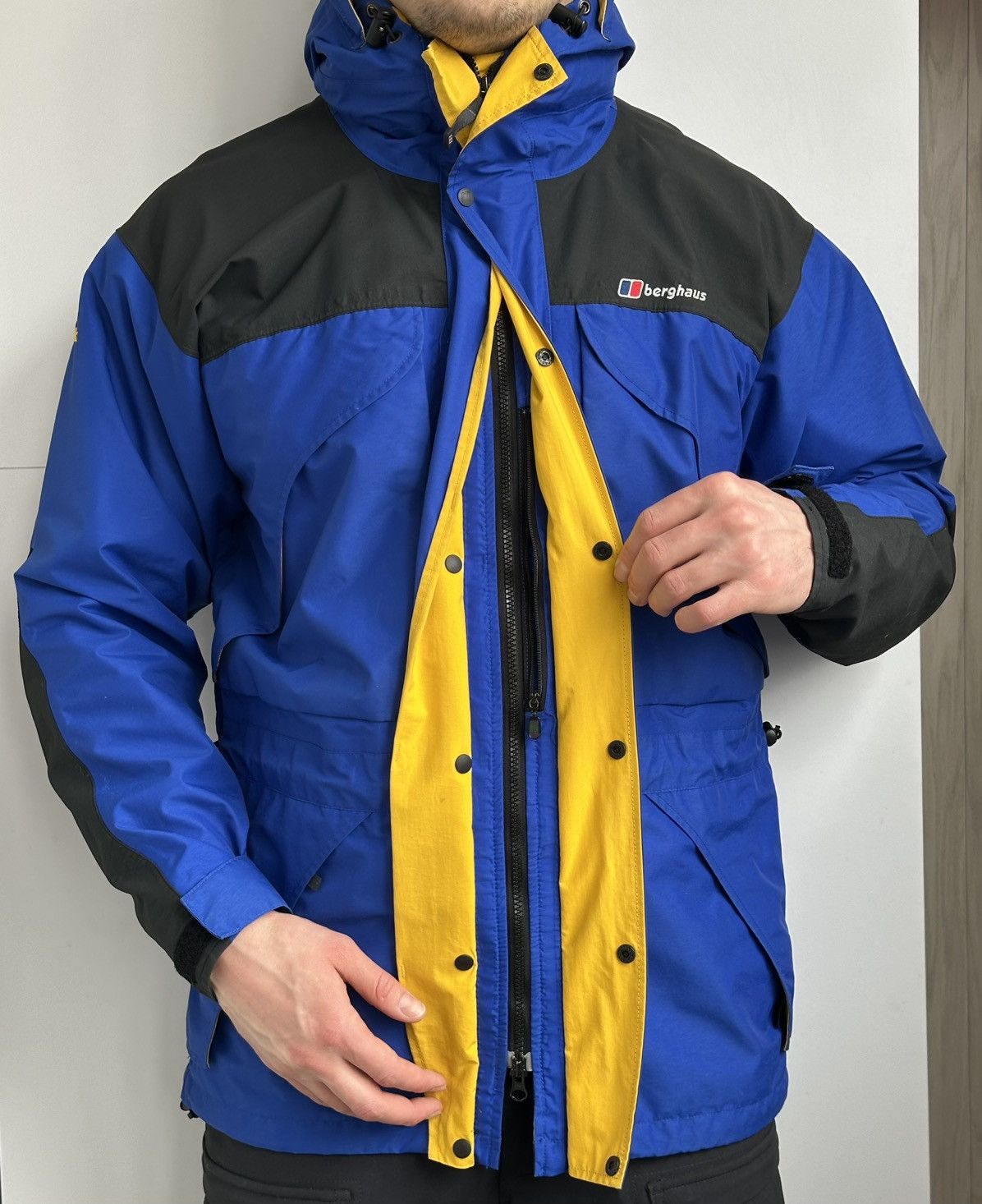 Berghaus Berghaus Mera Peak Goretex Waterproof Outdoor Jacket Size L Size US L / EU 52-54 / 3 - 5 Thumbnail