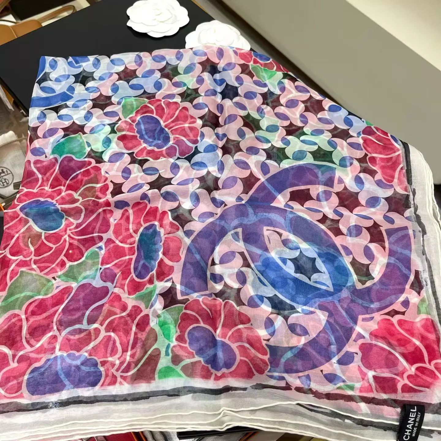 Chanel Chanel 90x90 Scarf Like New Sale Size ONE SIZE - 1 Thumbnail