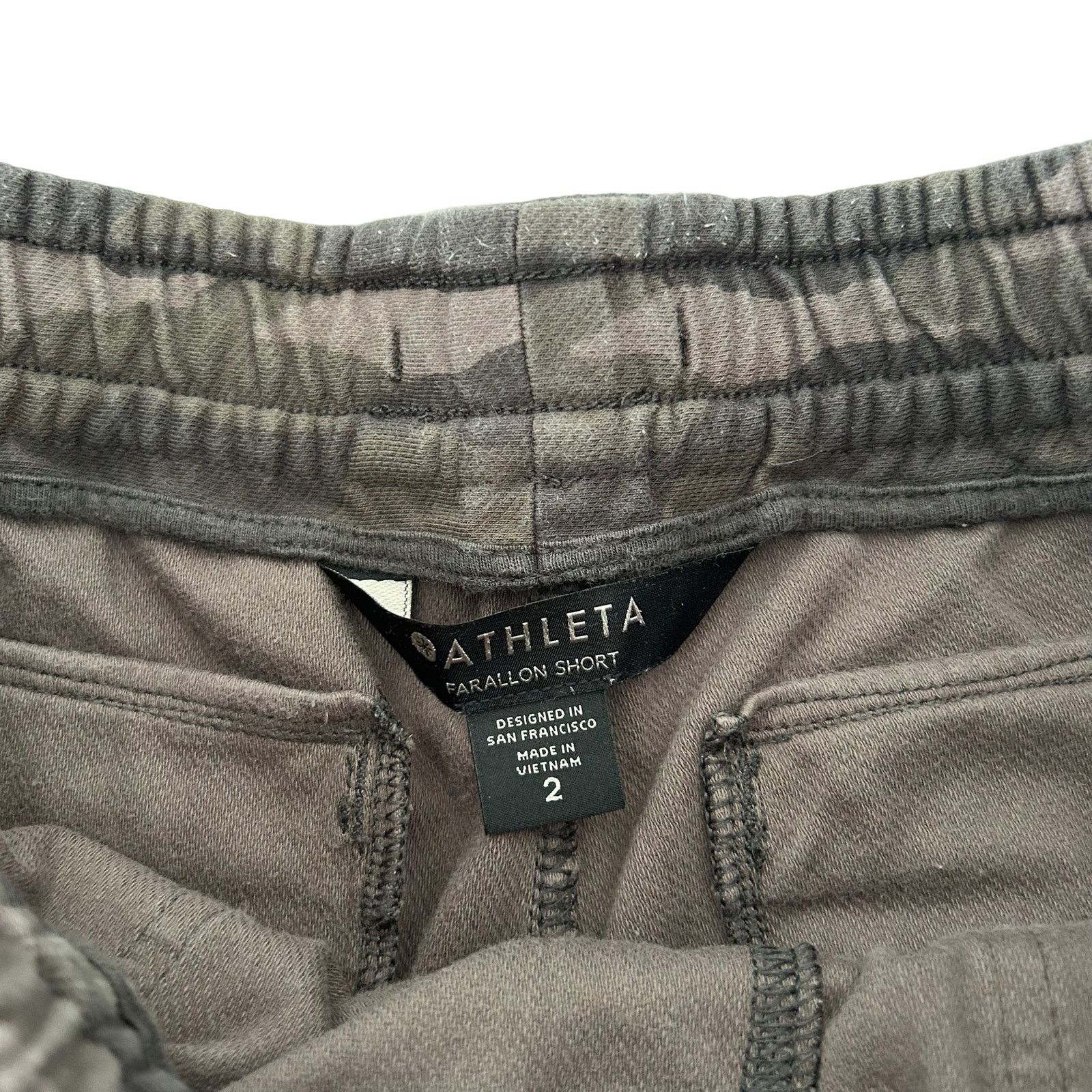 Other Athleta Camo Farallon Shorts Sz 2 Size 26" / US 2 / IT 38 - 2 Thumbnail