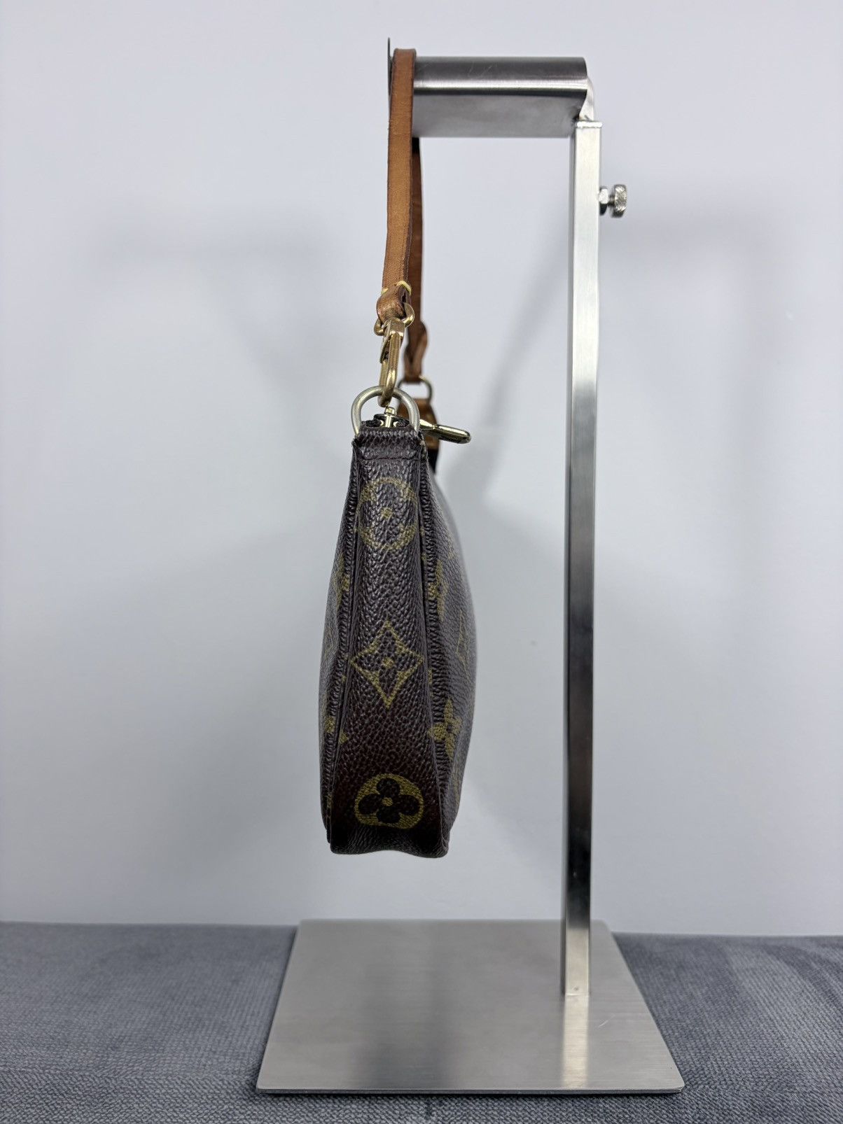 Louis Vuitton Louis Vuitton Pochette Accessories Vintage Handbag Size ONE SIZE - 3 Thumbnail