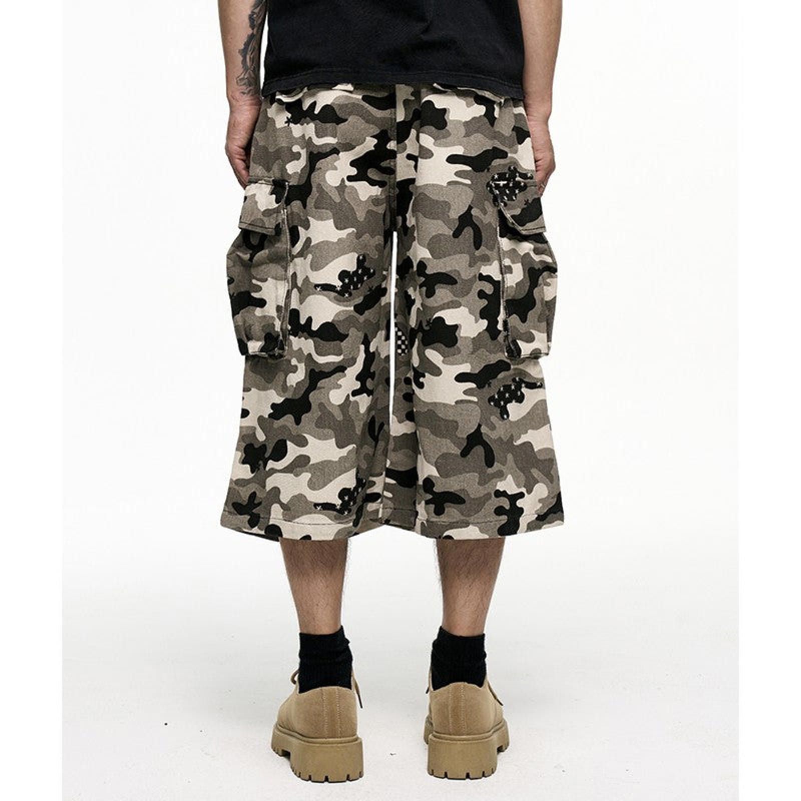 Vintage Camouflage Cargo Shorts Size US 32 / EU 48 - 4 Thumbnail