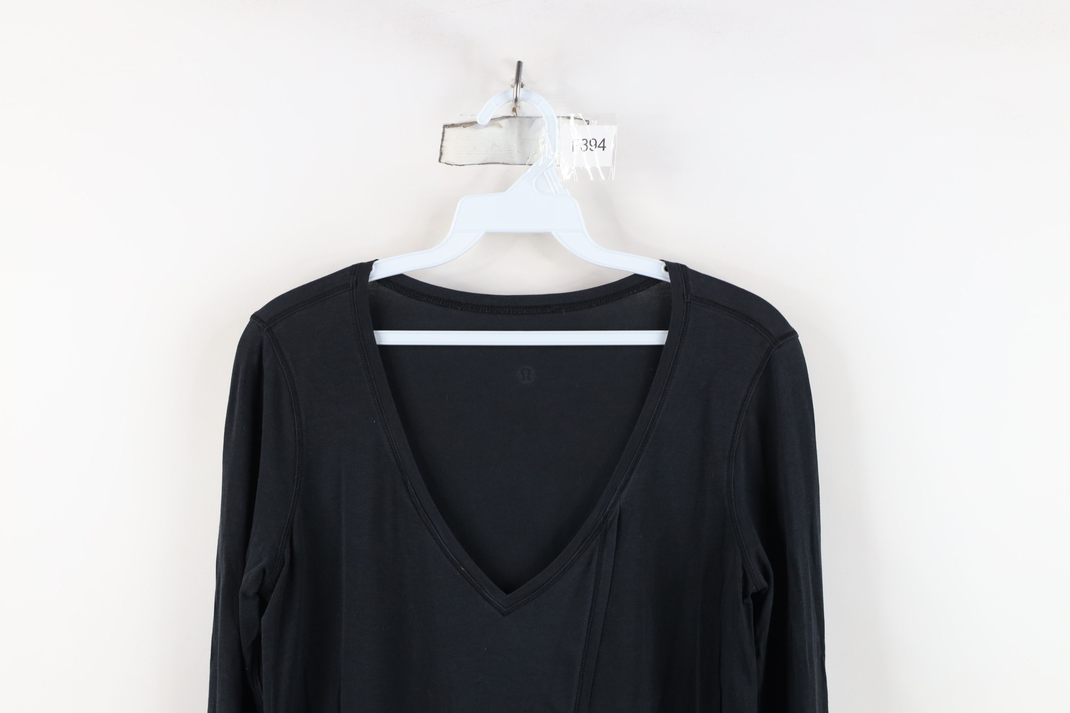 Lululemon Lululemon Open Front Wrap Long Sleeve T-Shirt Black Size M / US 6-8 / IT 42-44 - 2 Thumbnail